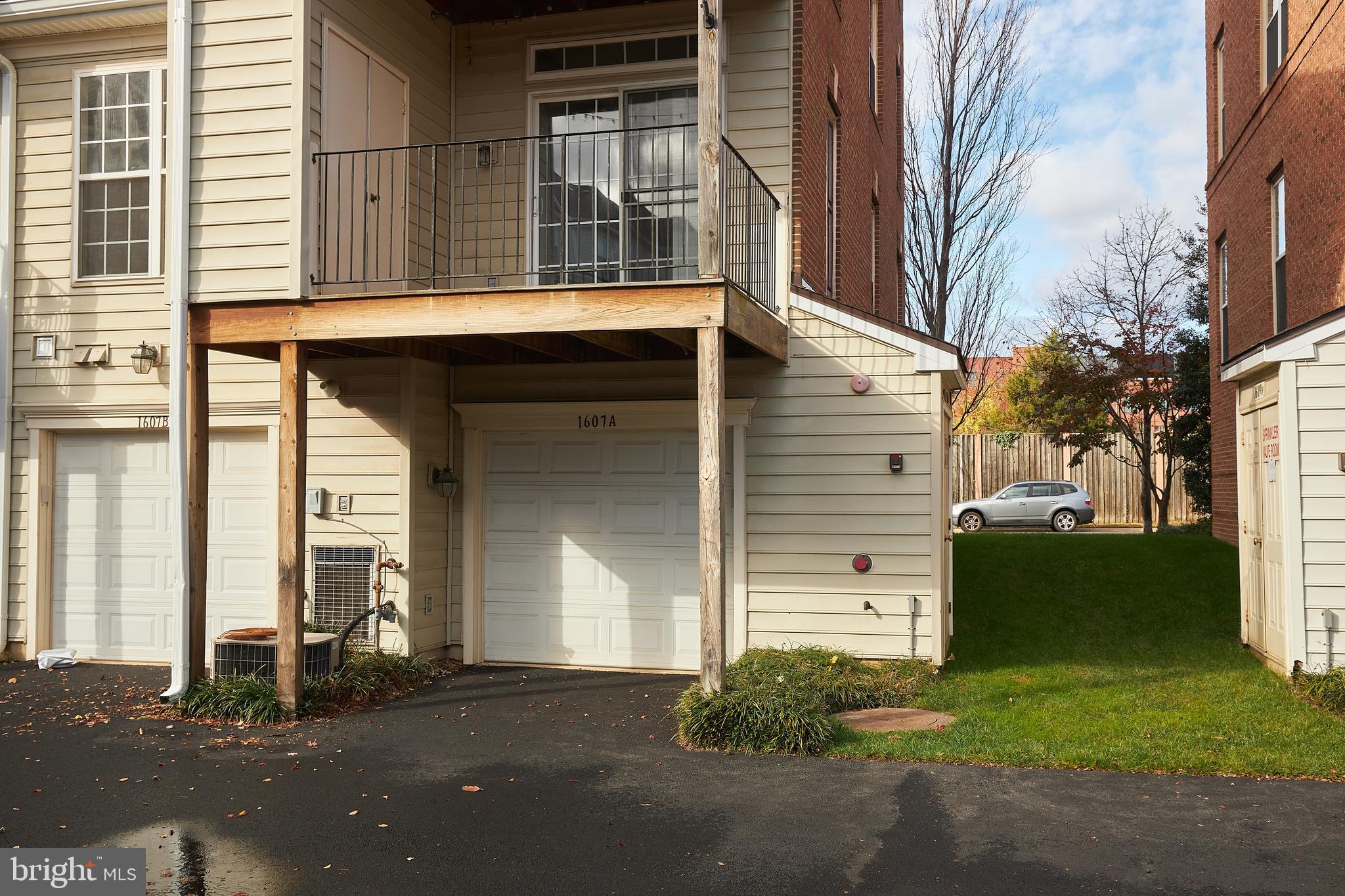 OLD TOWN GREENS - Residential