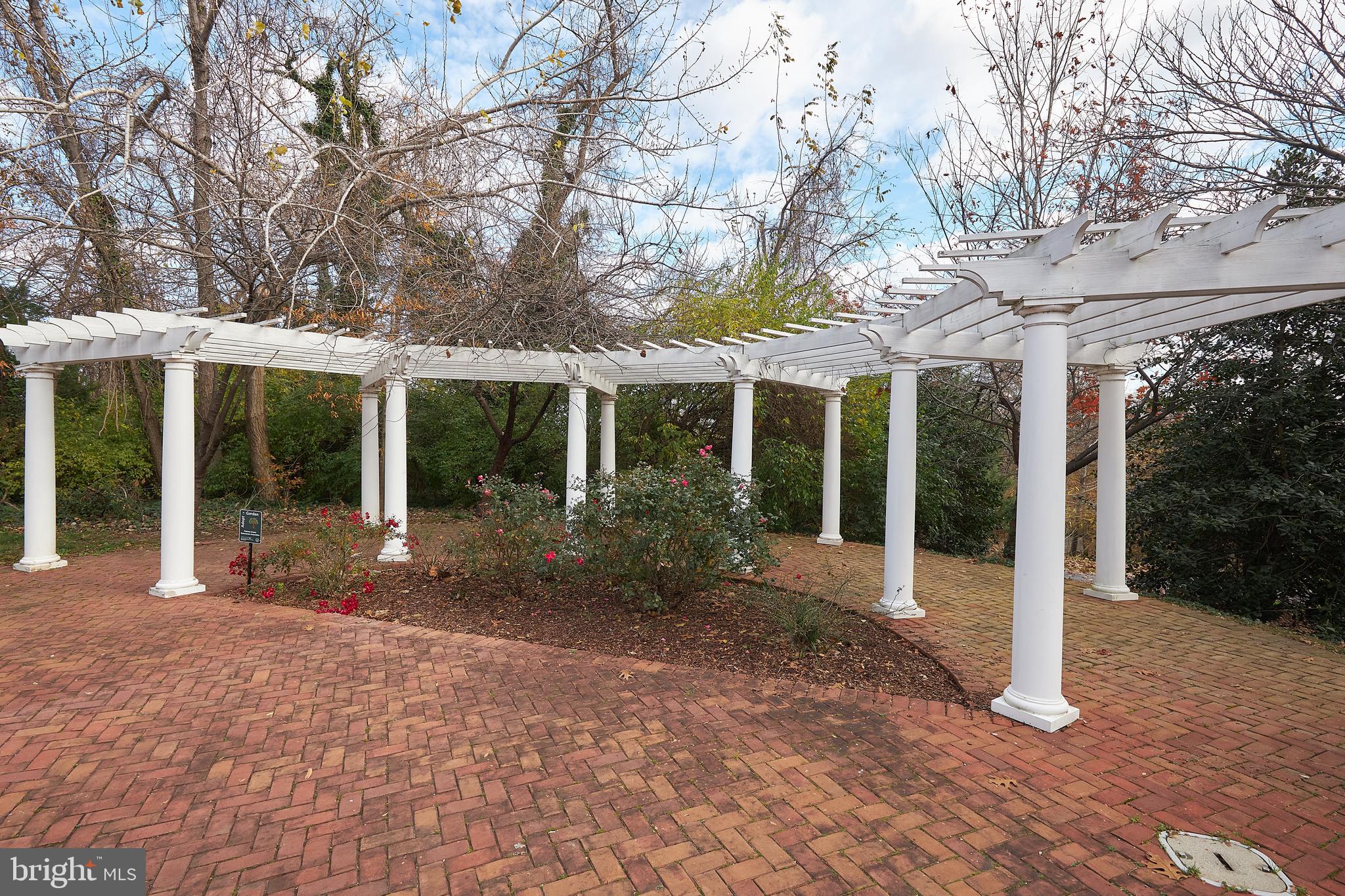 OLD TOWN GREENS - Residential