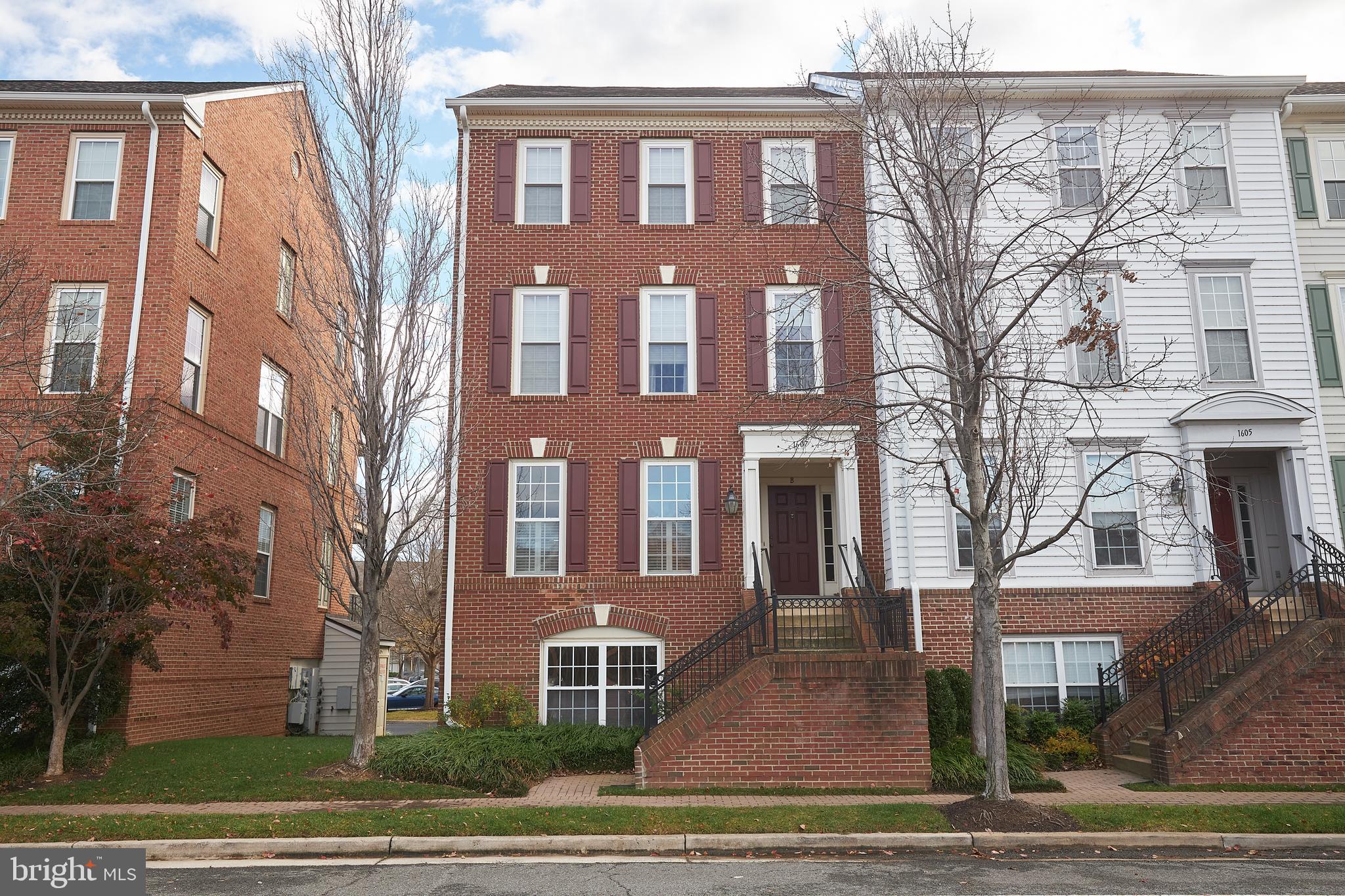 OLD TOWN GREENS - Residential