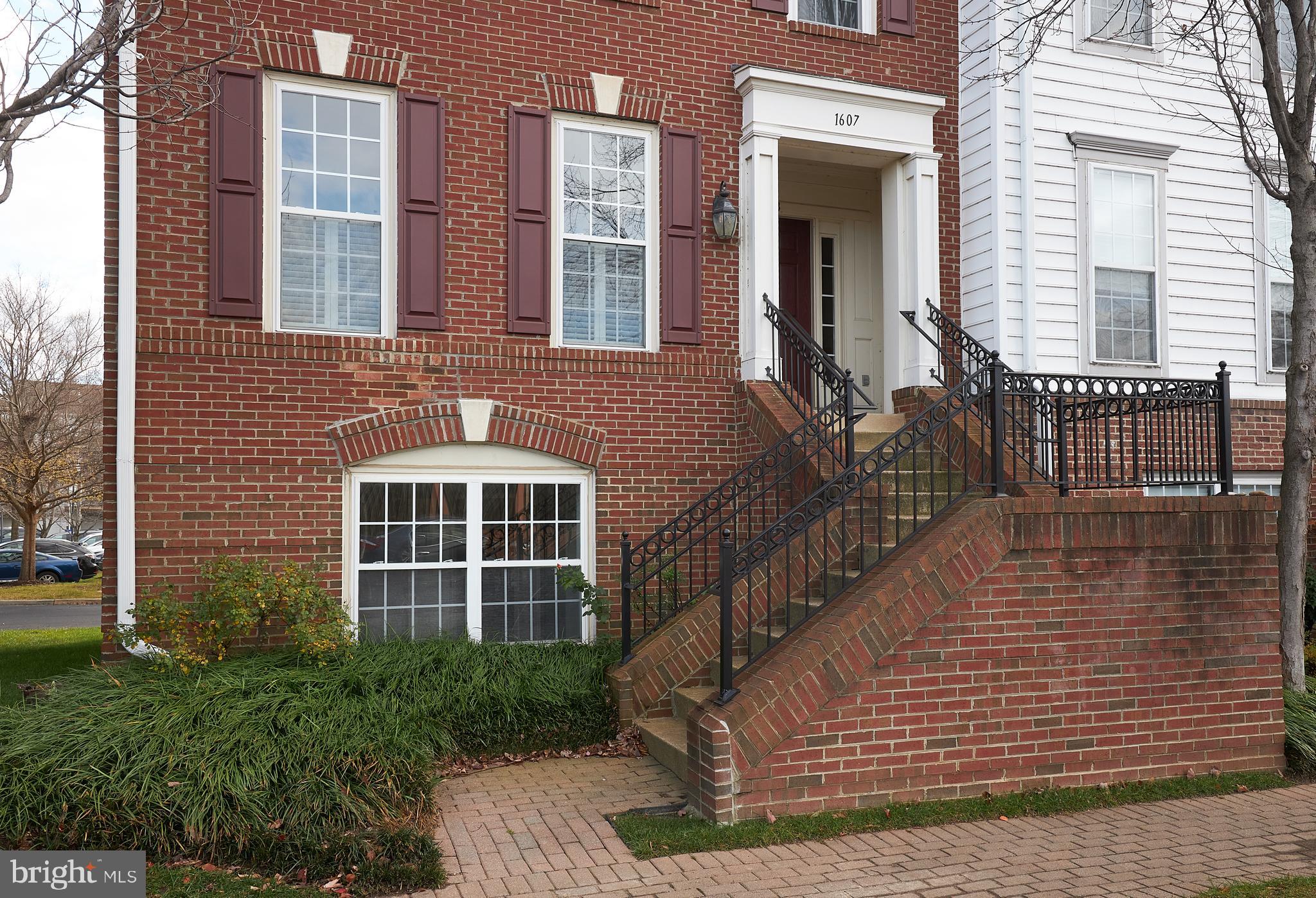 OLD TOWN GREENS - Residential