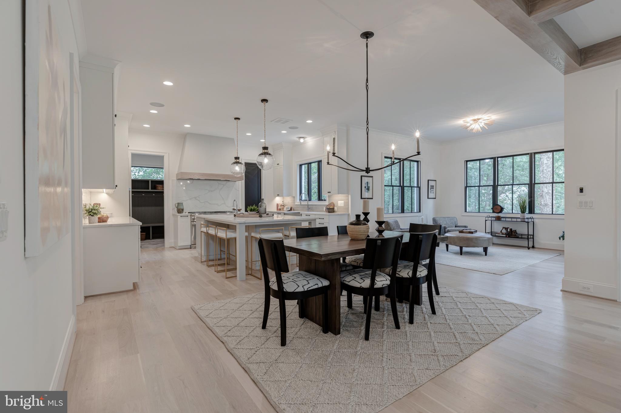 COUNTRY CLUB HILLS - Residential