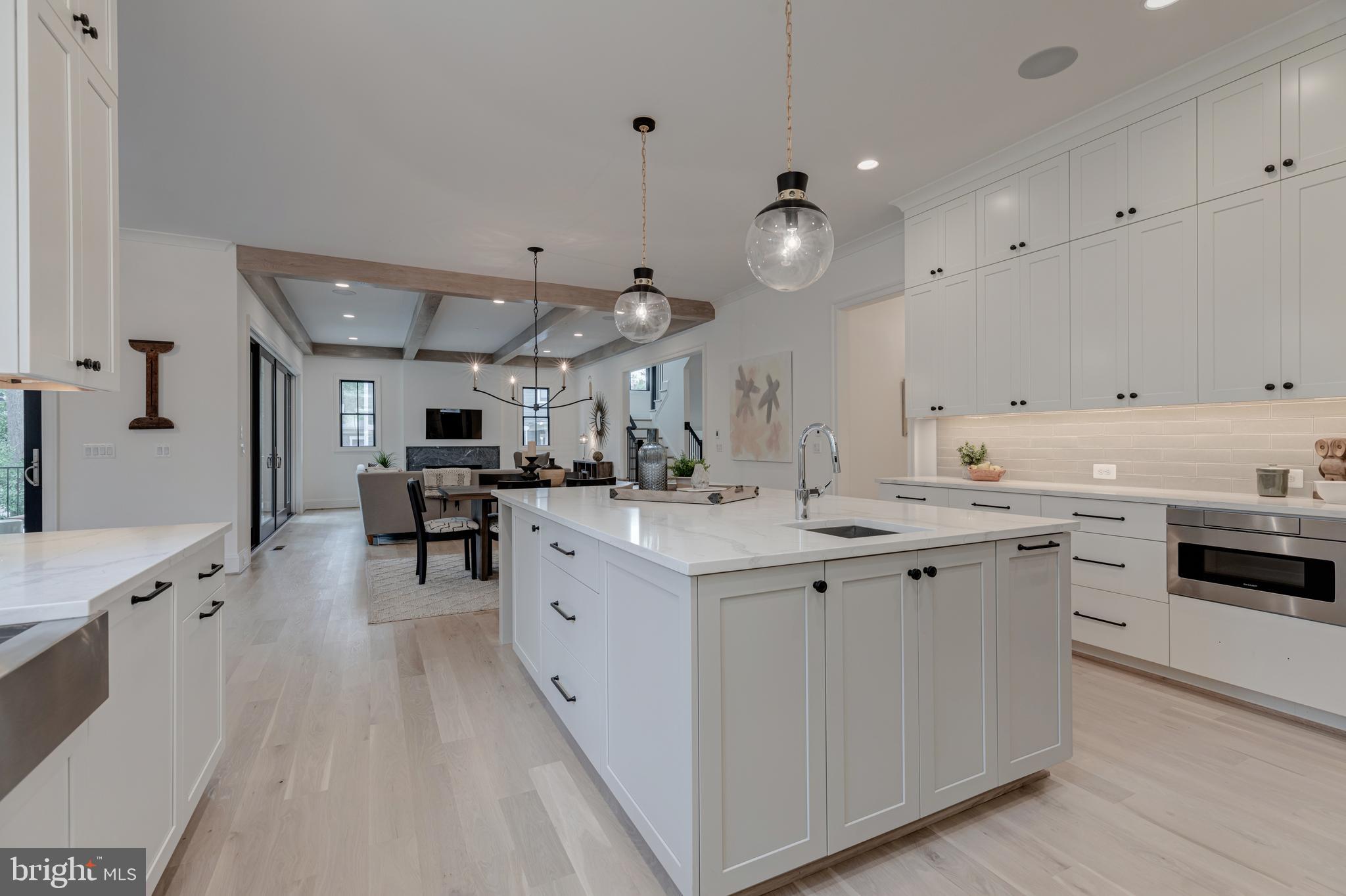 COUNTRY CLUB HILLS - Residential