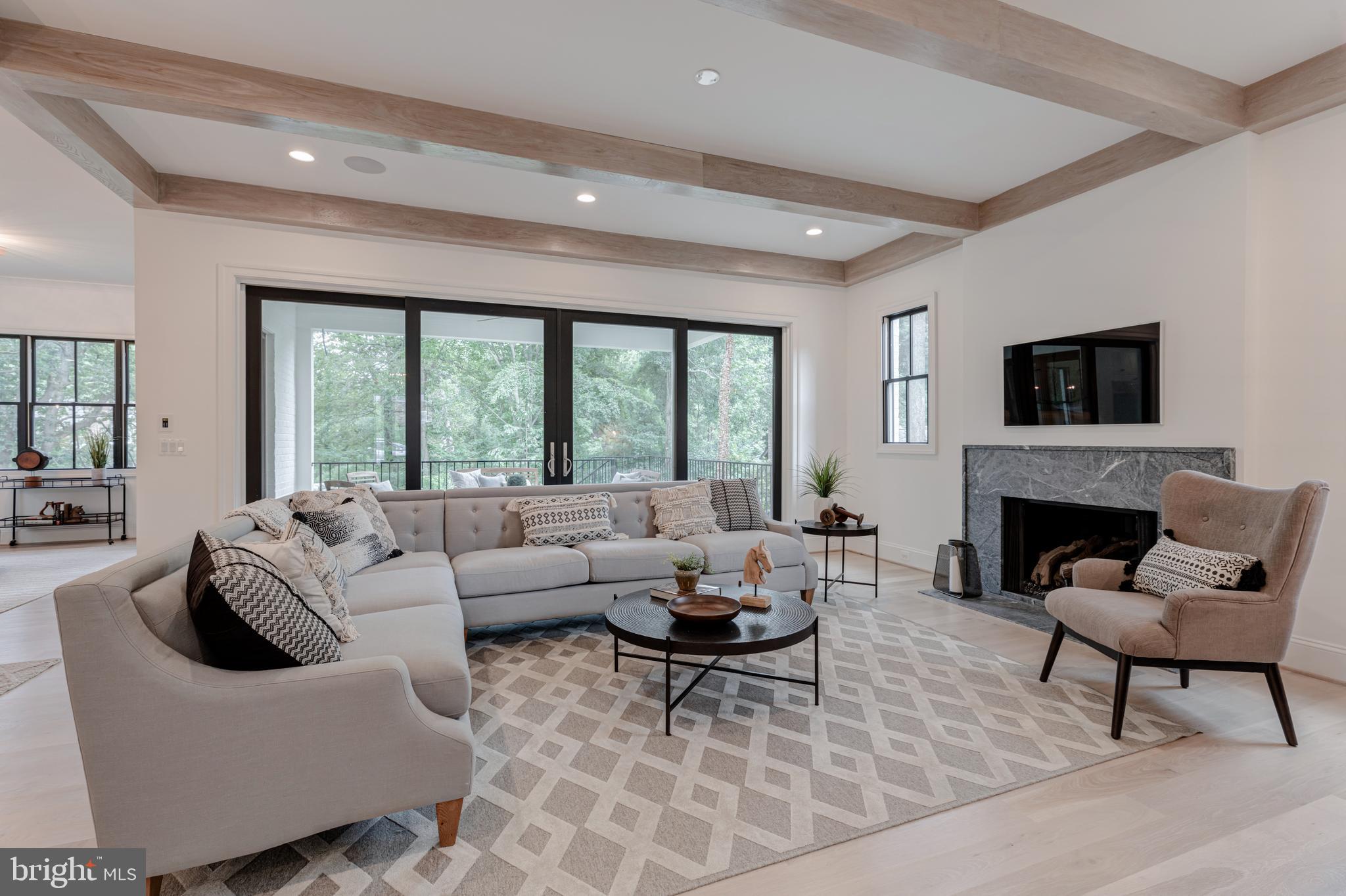 COUNTRY CLUB HILLS - Residential