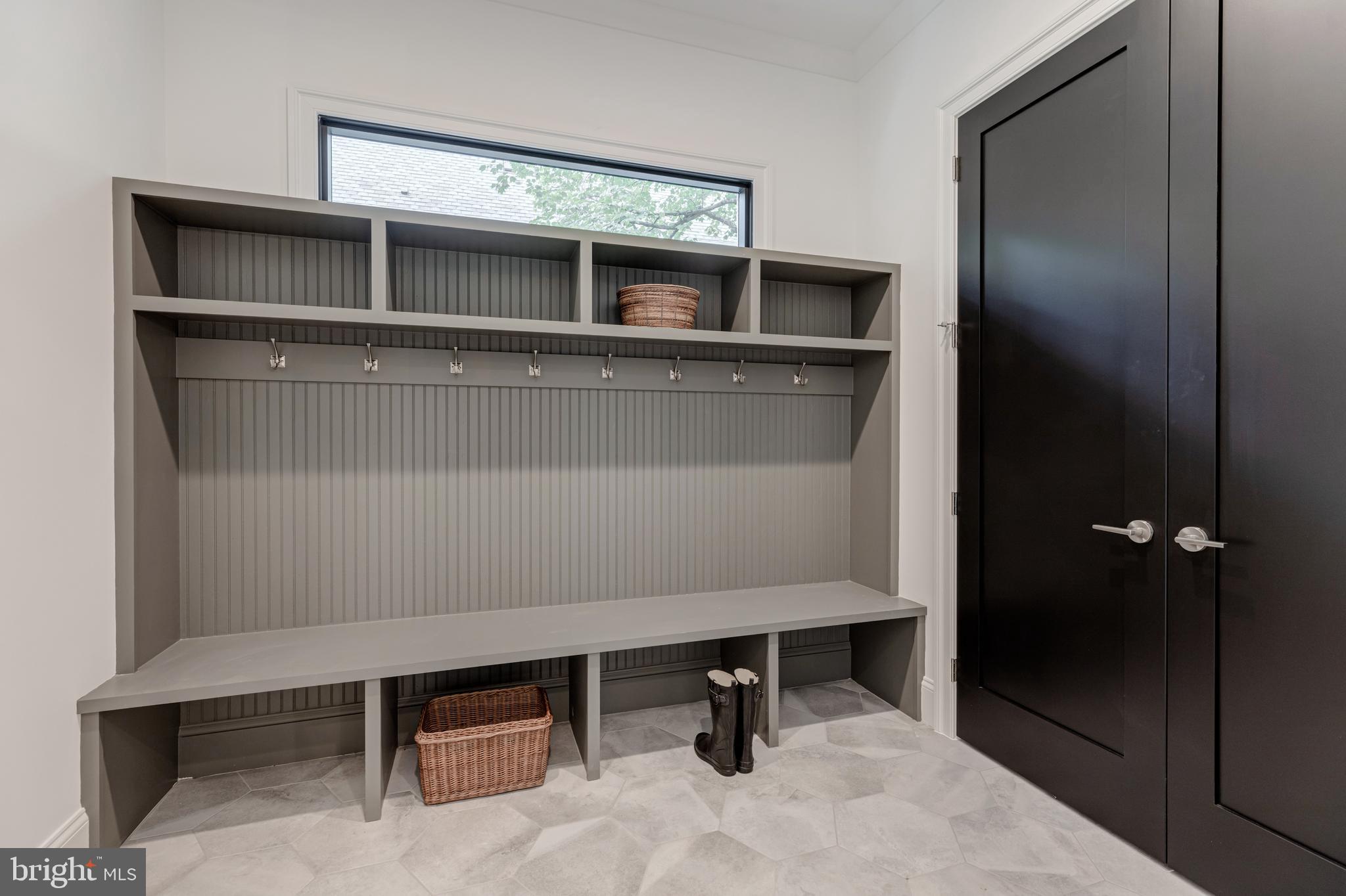 COUNTRY CLUB HILLS - Residential