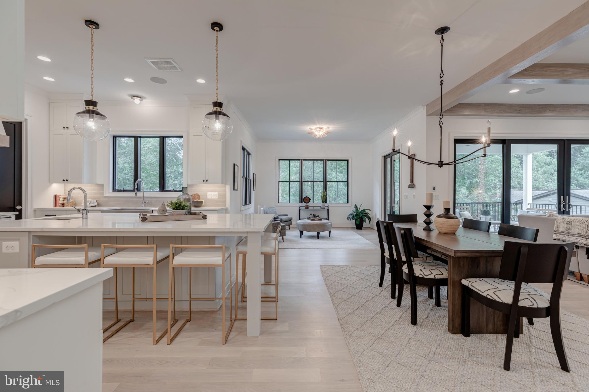 COUNTRY CLUB HILLS - Residential