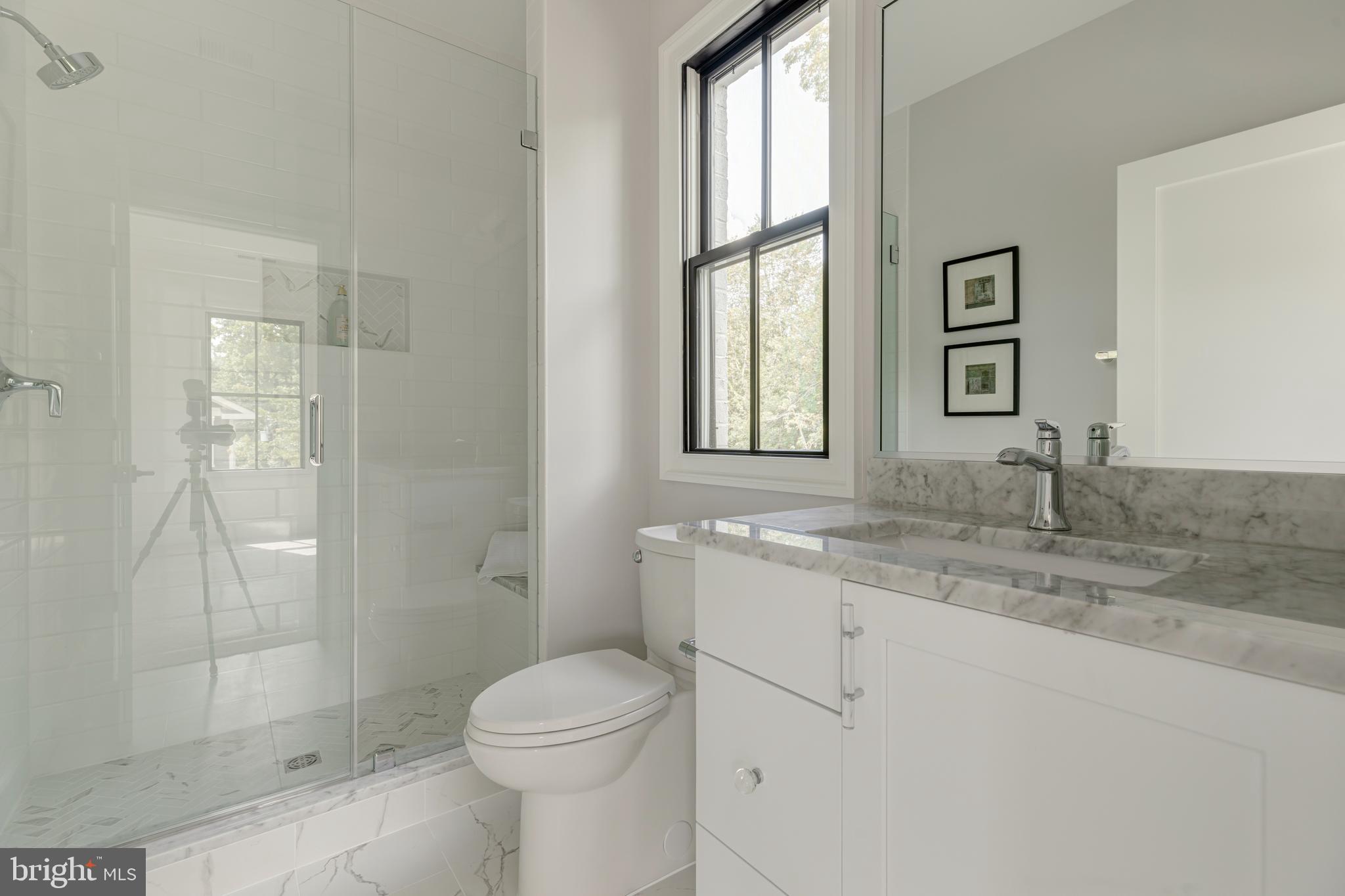 COUNTRY CLUB HILLS - Residential