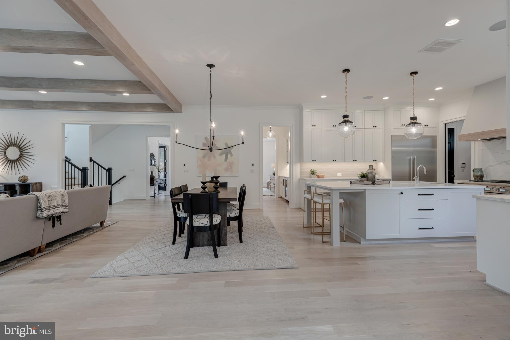 COUNTRY CLUB HILLS - Residential