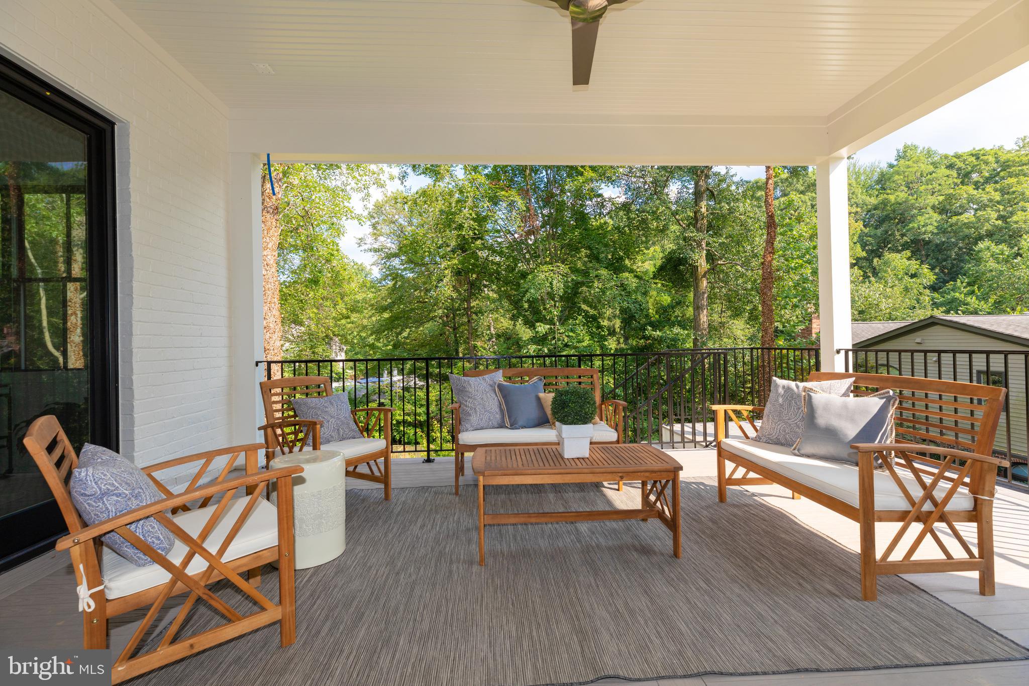 COUNTRY CLUB HILLS - Residential