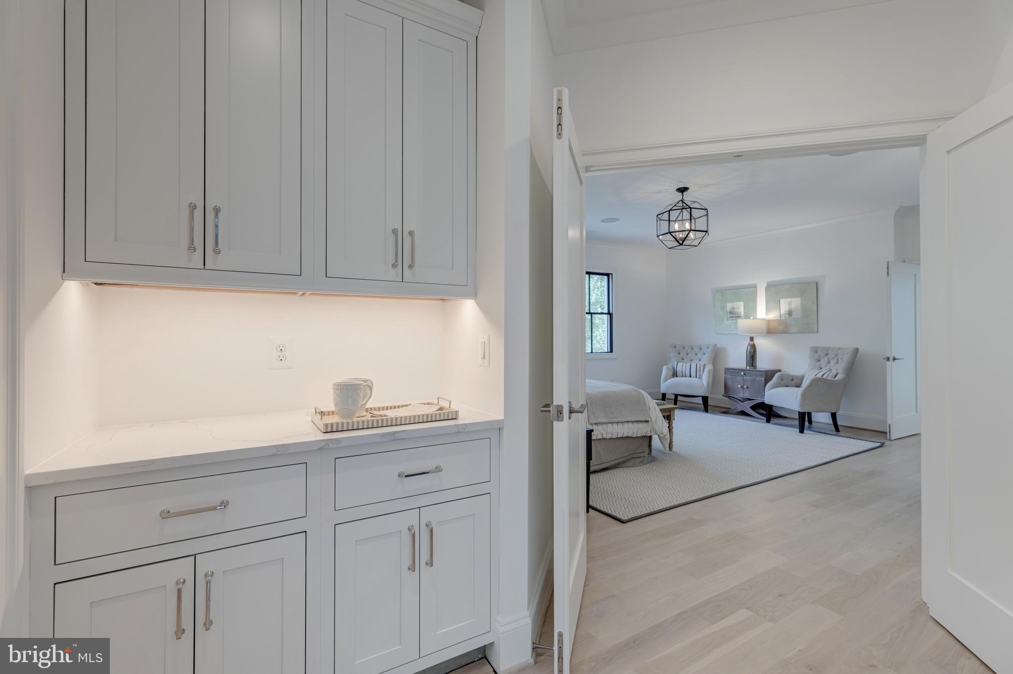 COUNTRY CLUB HILLS - Residential