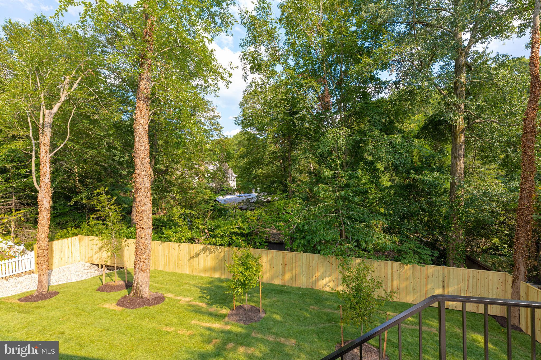 COUNTRY CLUB HILLS - Residential