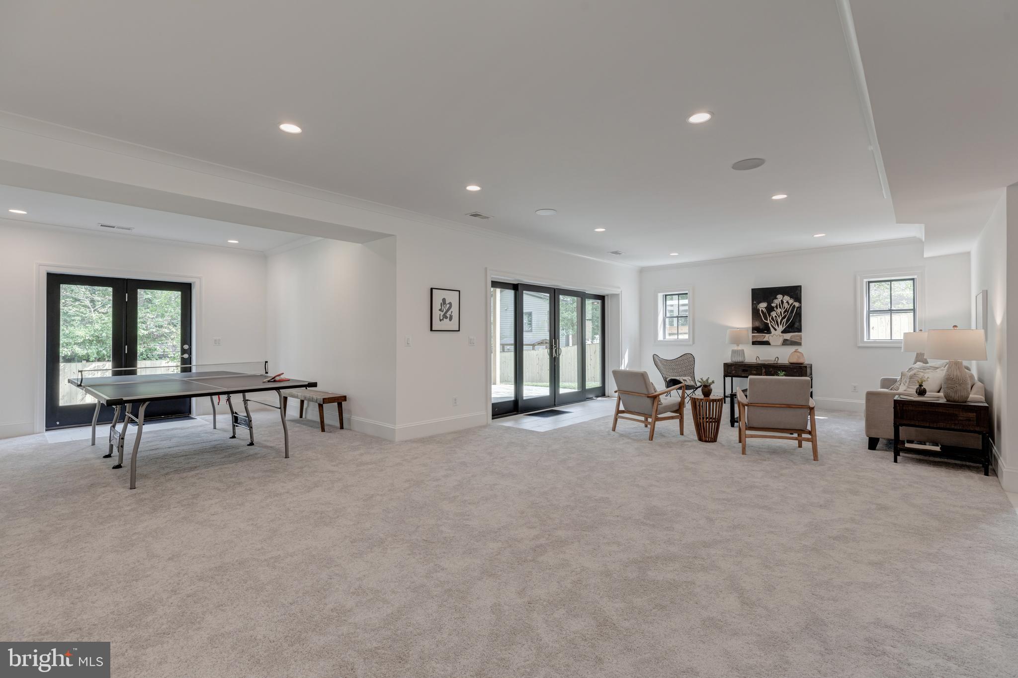 COUNTRY CLUB HILLS - Residential