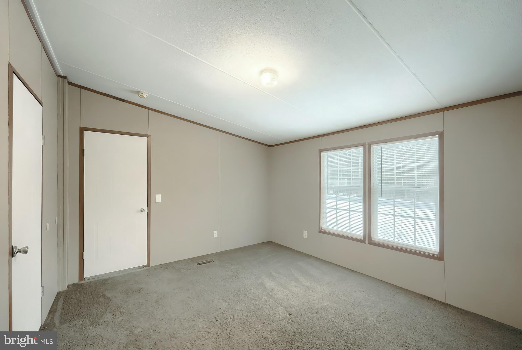 MOUNTAINS - Residential