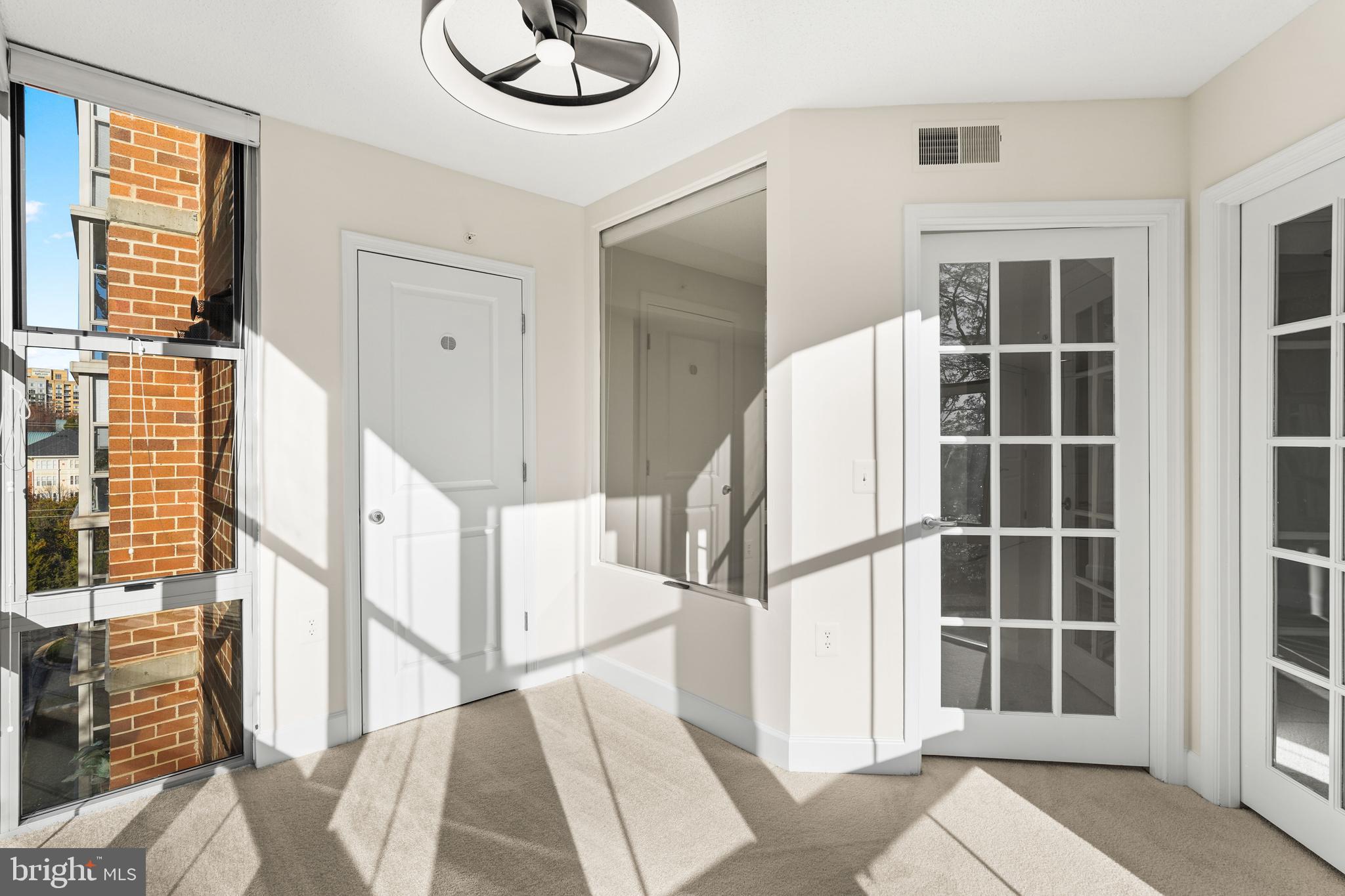 CARLTON HOUSE - Residential