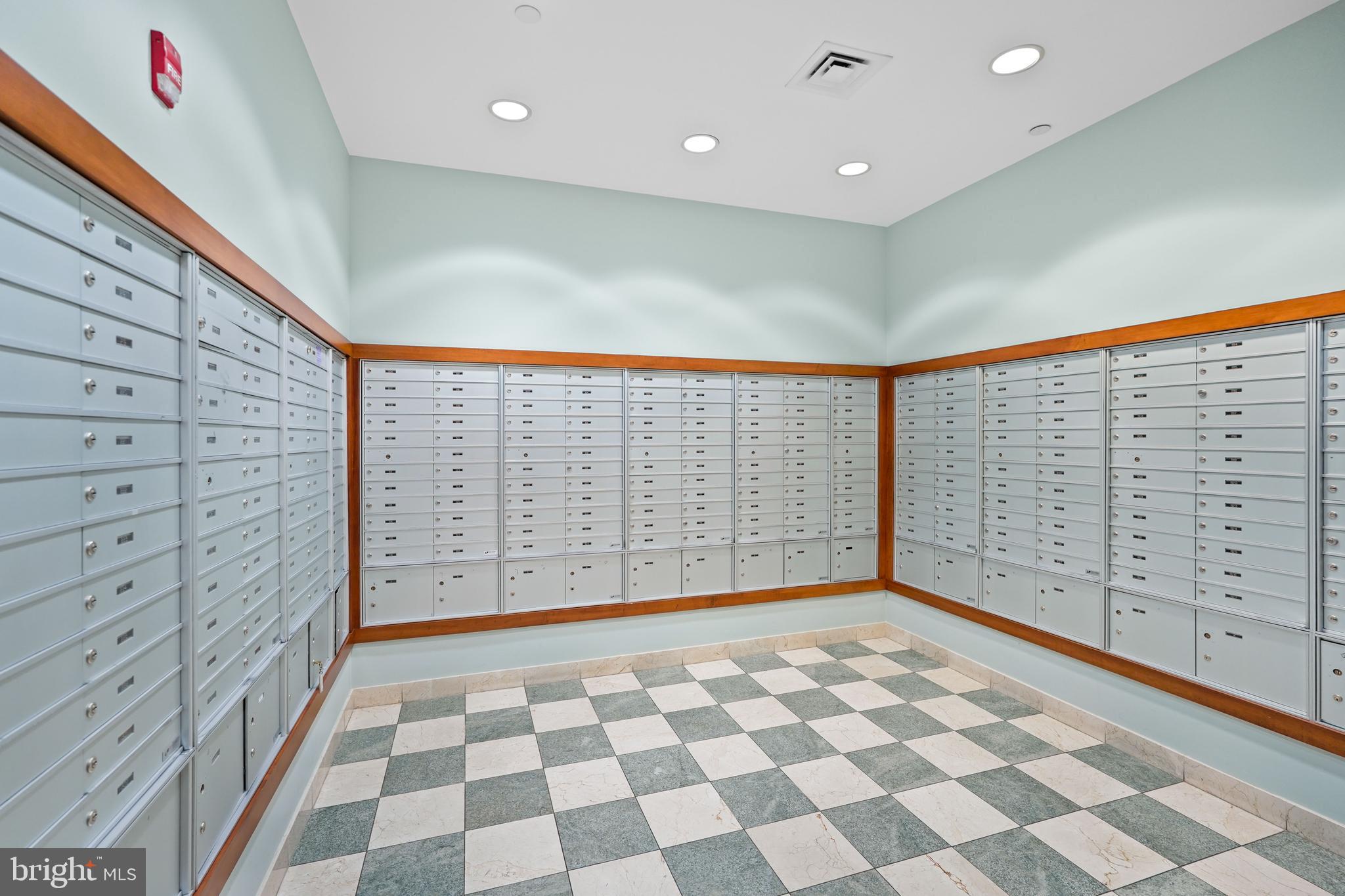 CARLTON HOUSE - Residential