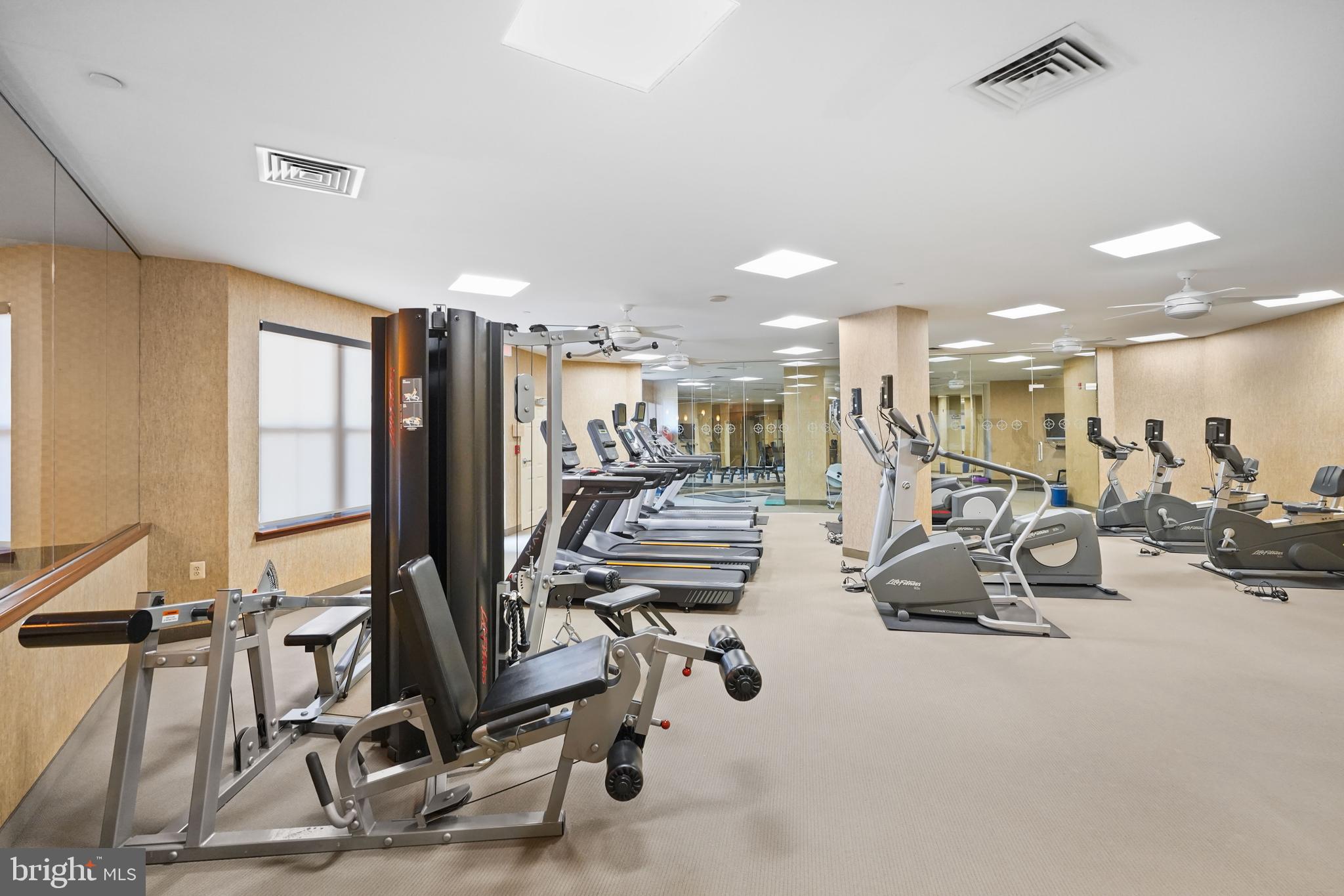 CARLTON HOUSE - Residential