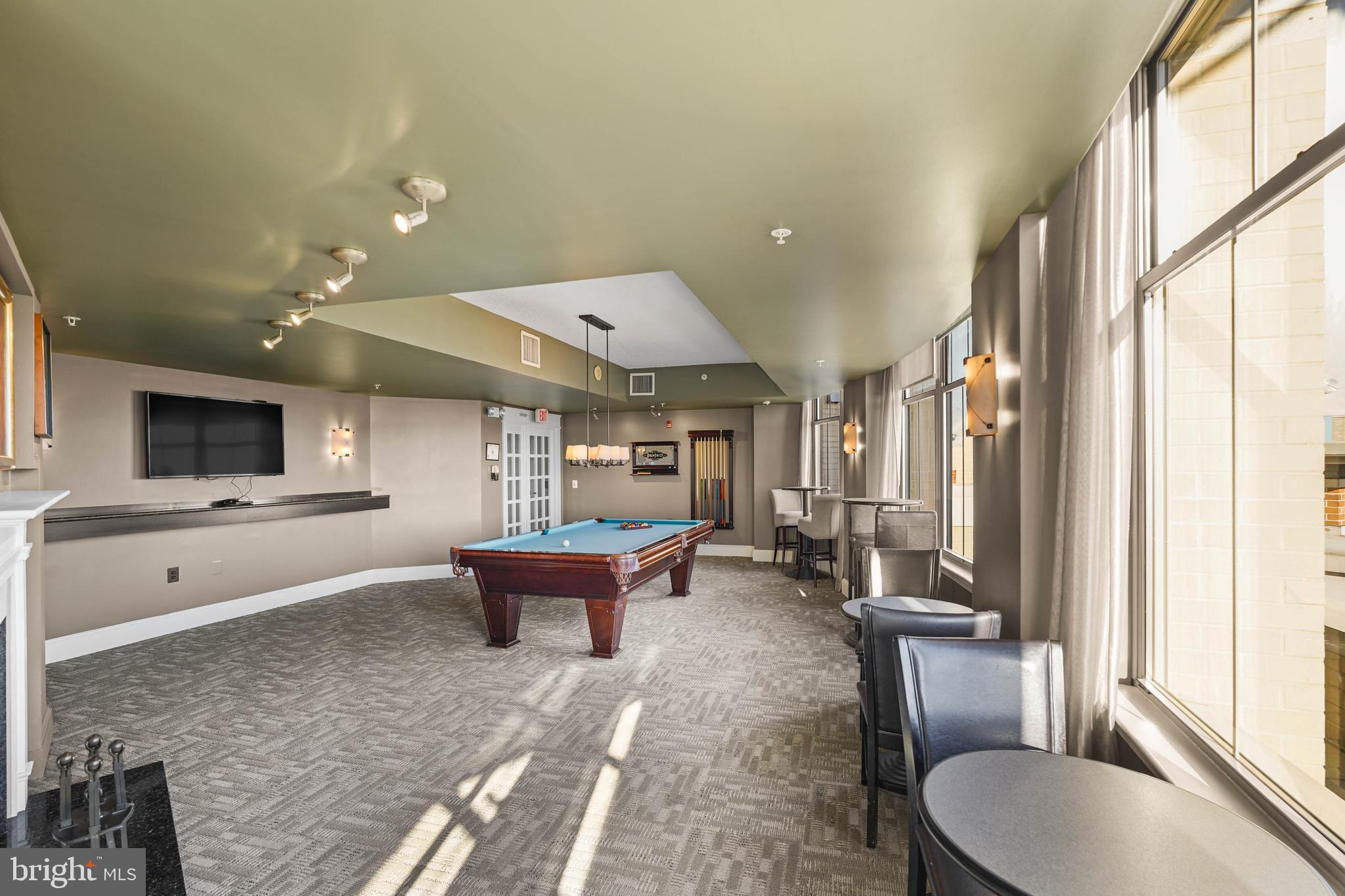 CARLTON HOUSE - Residential