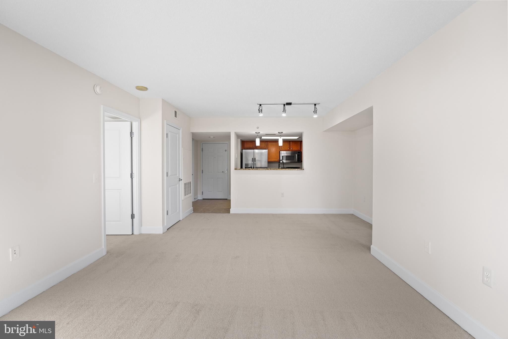 CARLTON HOUSE - Residential