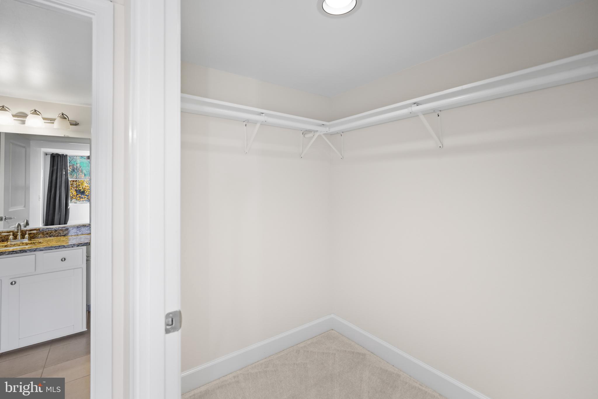 CARLTON HOUSE - Residential