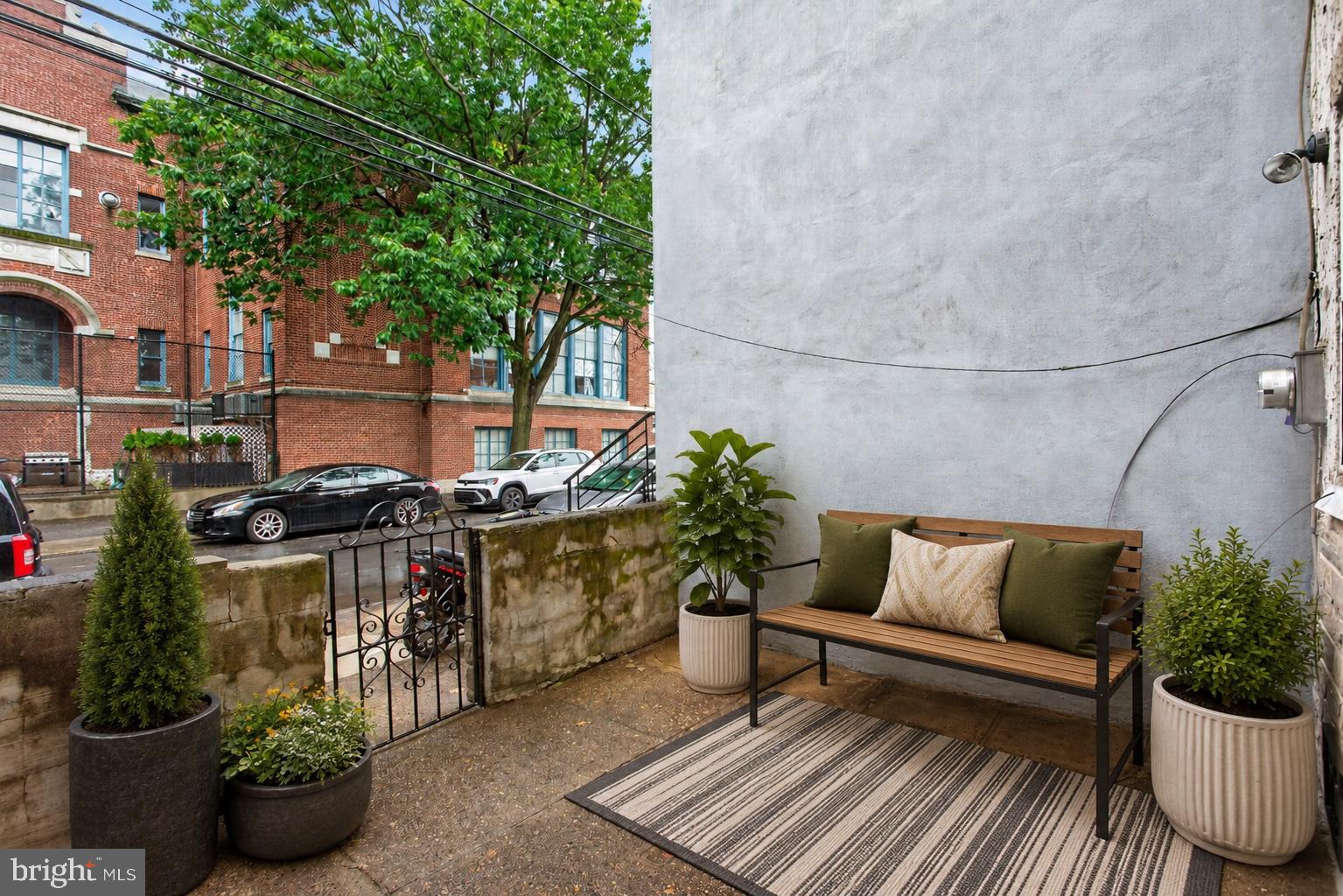 529 E WILDEY STREET