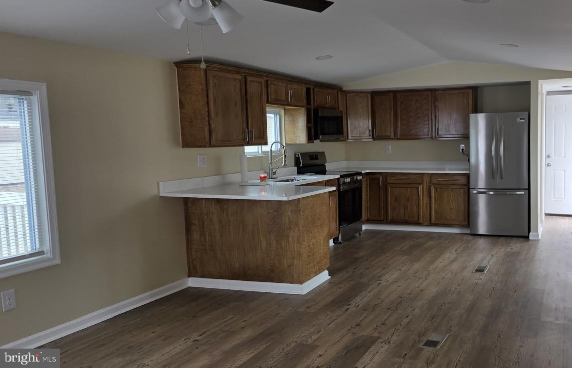 FOXWOOD VILLAGE - Residential