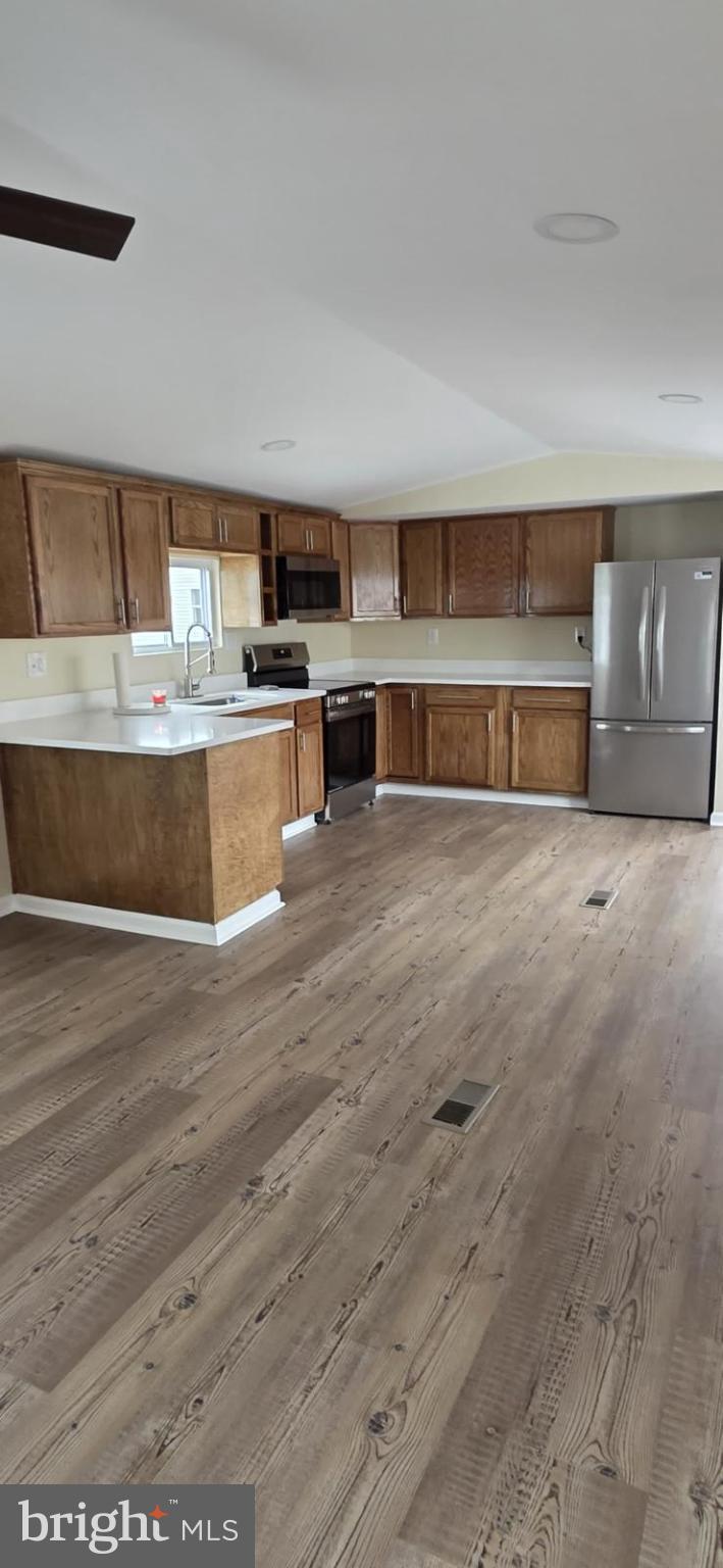 FOXWOOD VILLAGE - Residential