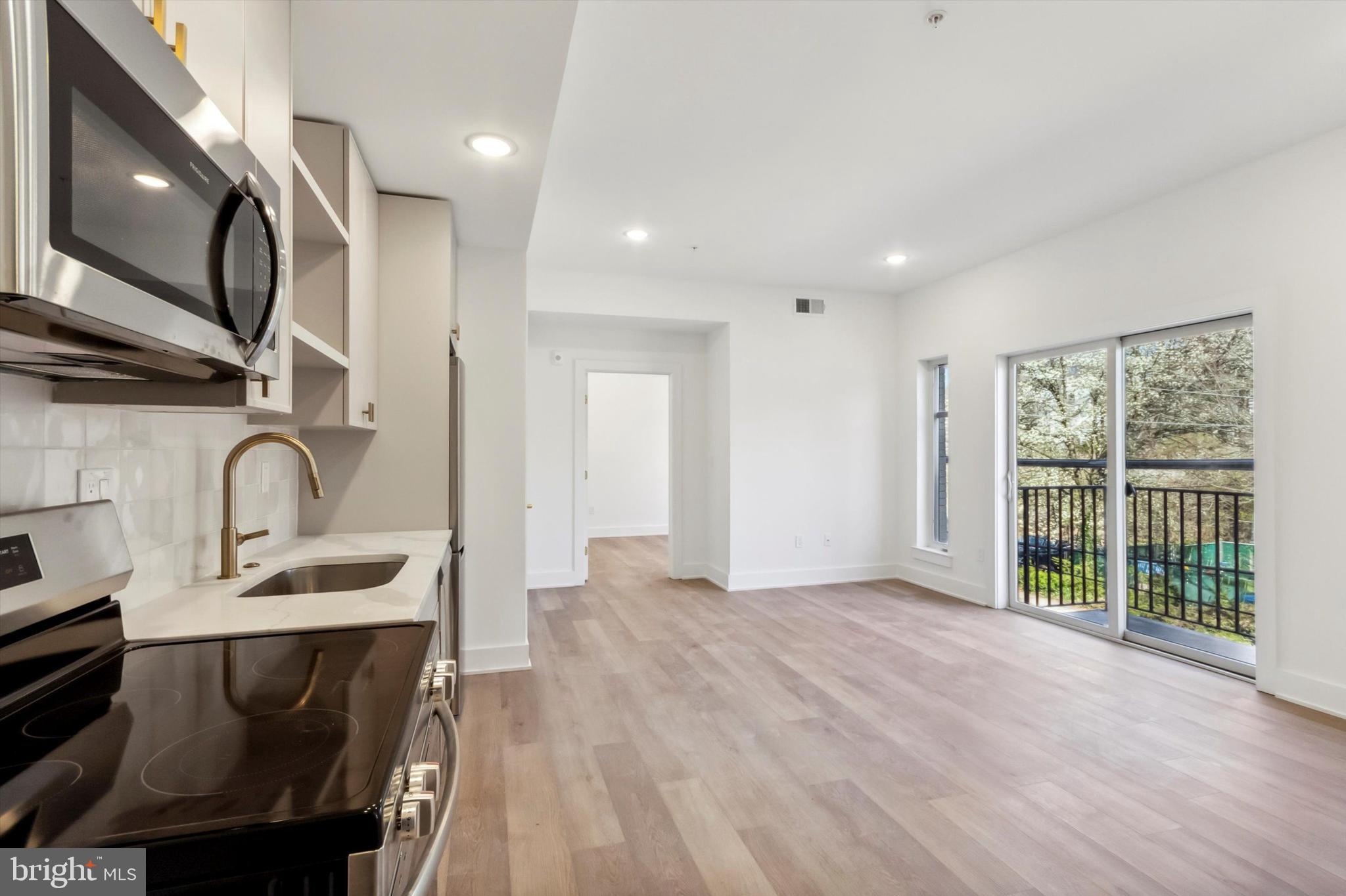 367 W HORTTER STREET 203