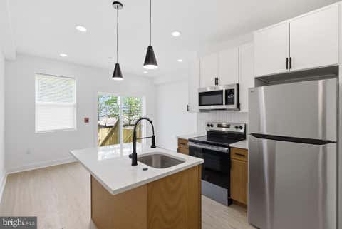 Condo For Rent - 4021 Brown Street #2<br/> PHILADELPHIA, PA 19104