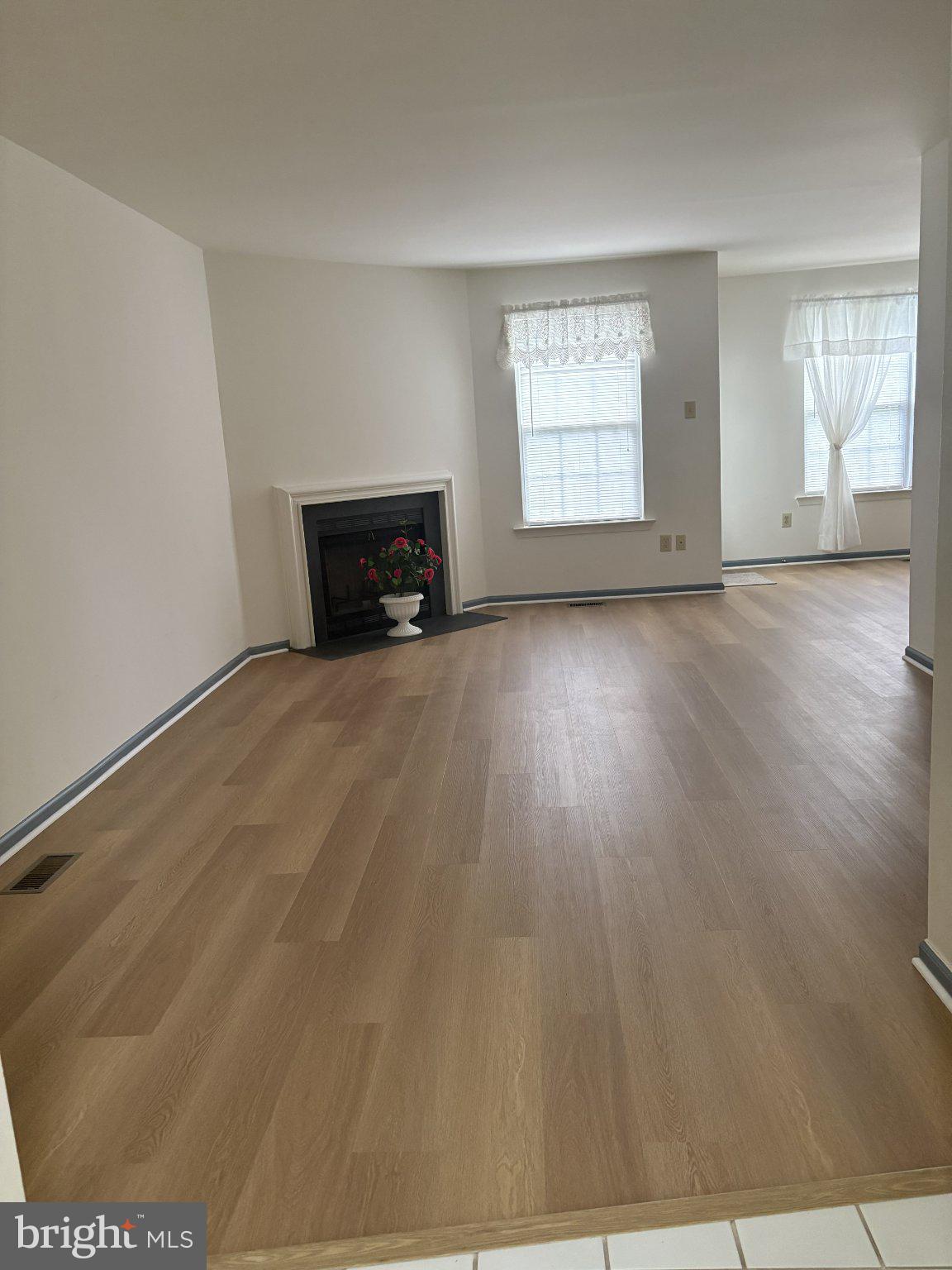 31 VIBURNUM COURT