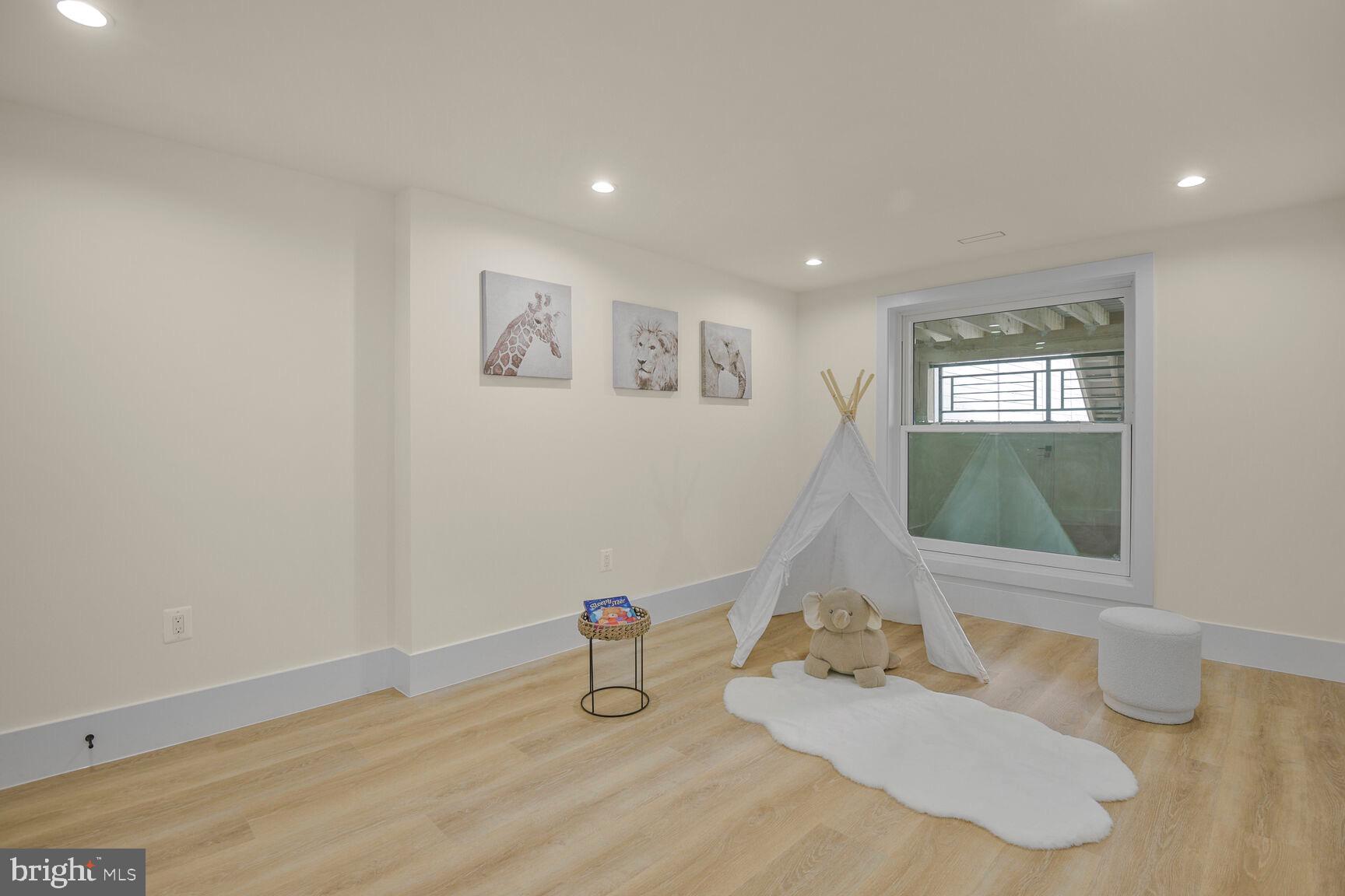 16TH STREET HEIGHTS - Residential