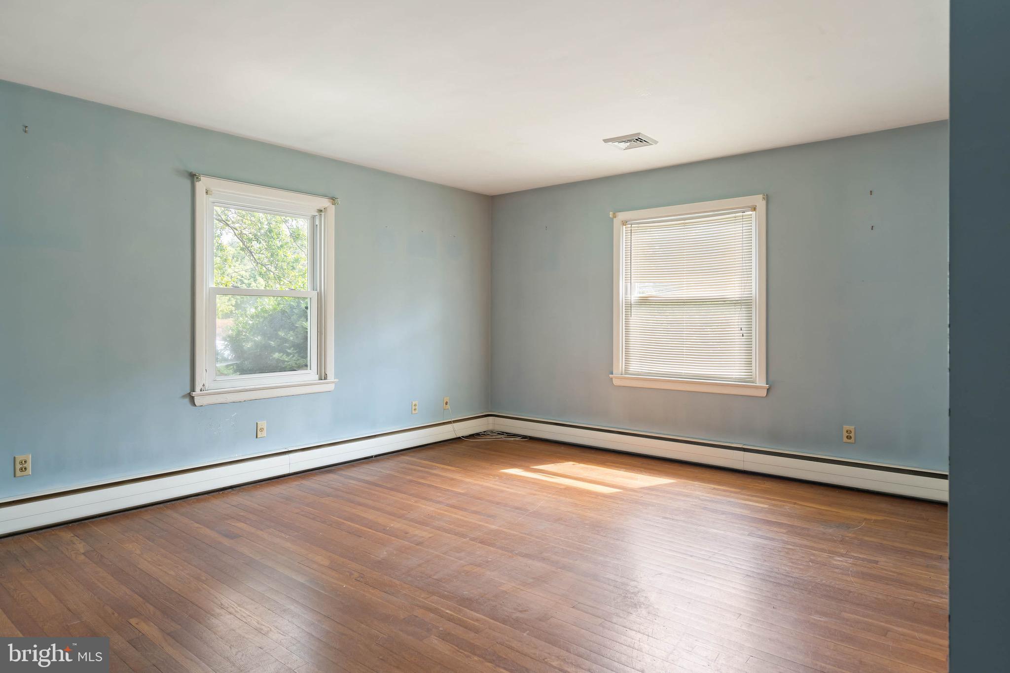 WHITE PLAINS - Residential