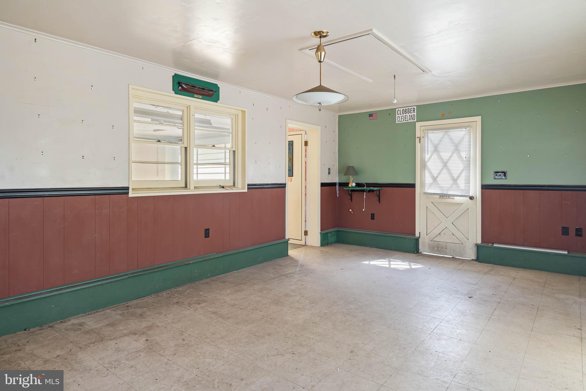 WHITE PLAINS - Residential