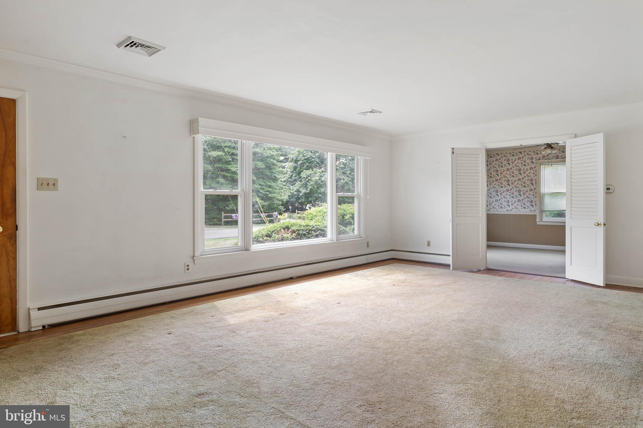 WHITE PLAINS - Residential