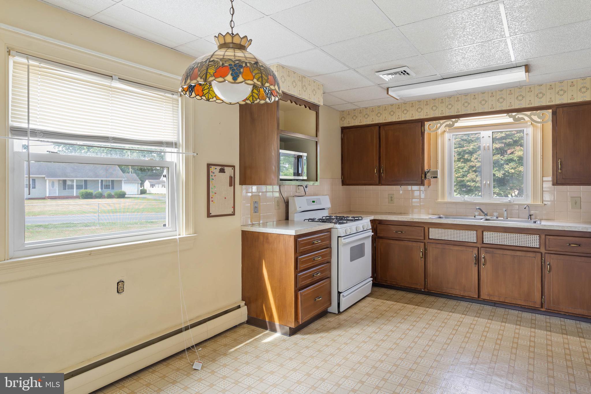 WHITE PLAINS - Residential