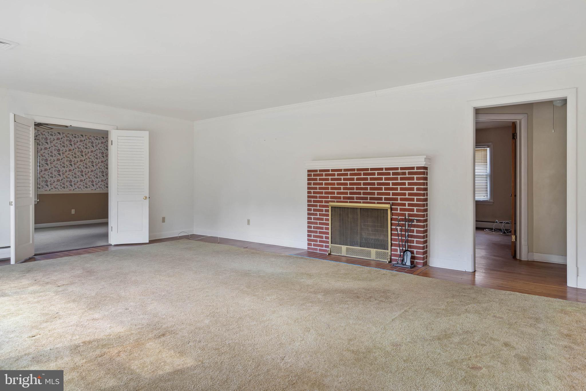 WHITE PLAINS - Residential