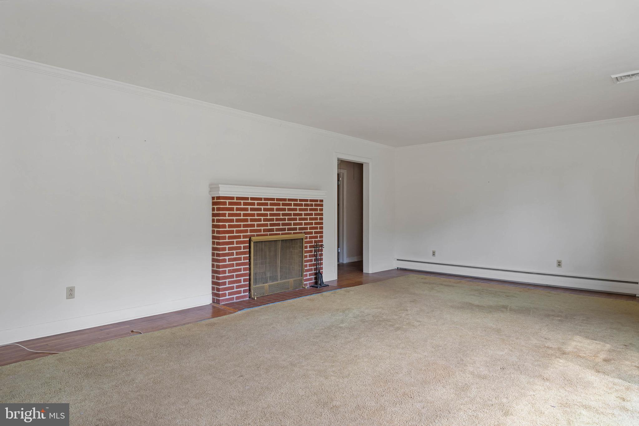 WHITE PLAINS - Residential