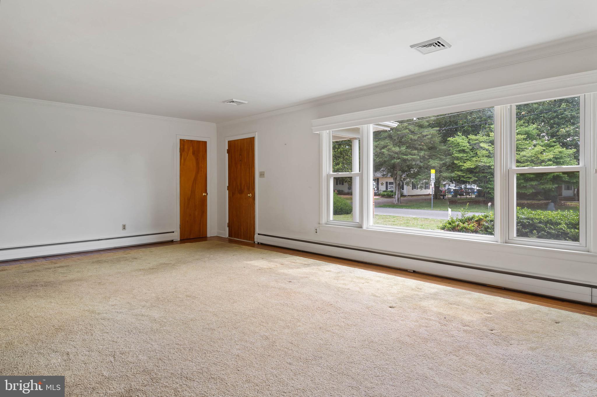 WHITE PLAINS - Residential