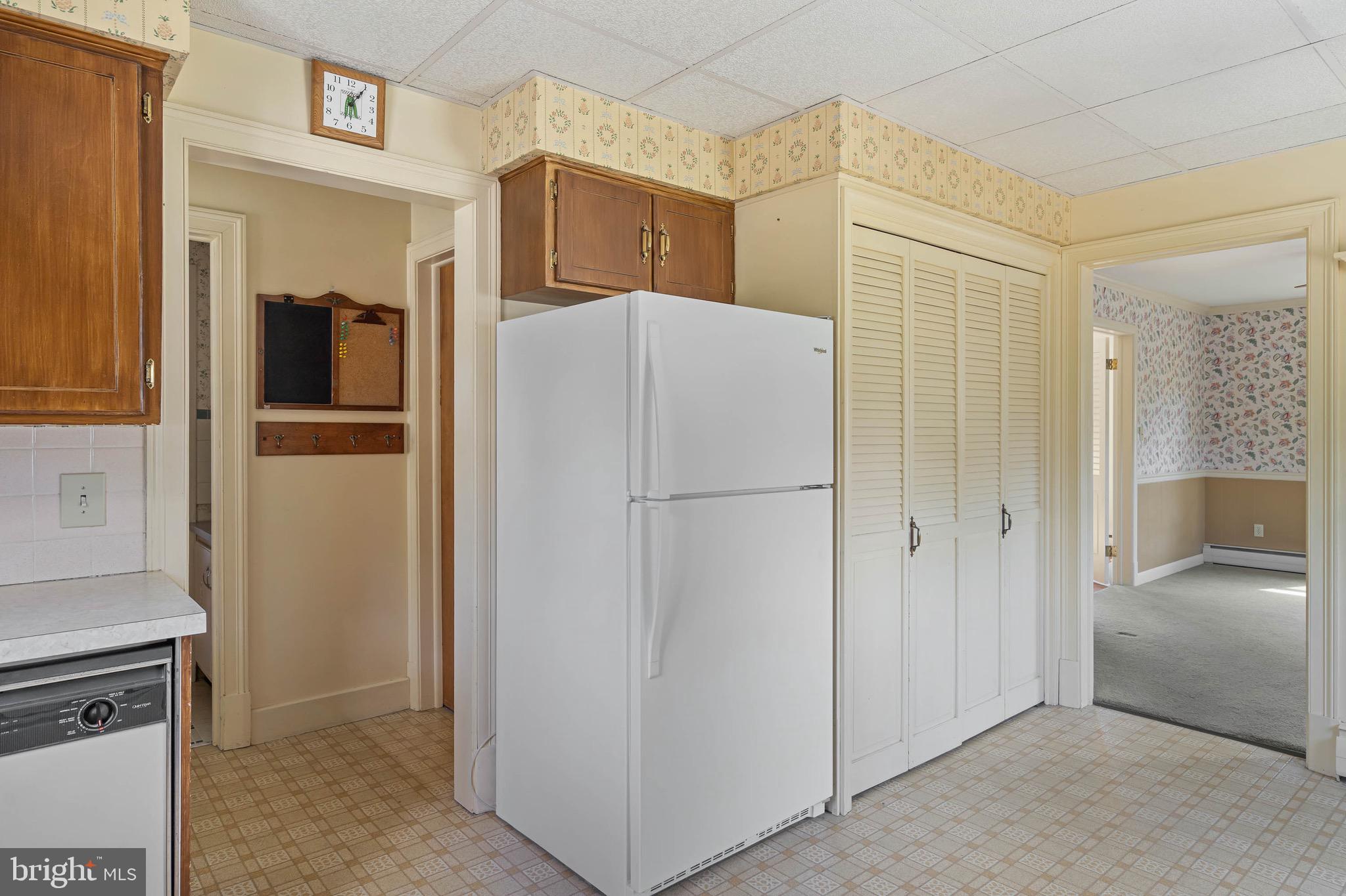 WHITE PLAINS - Residential