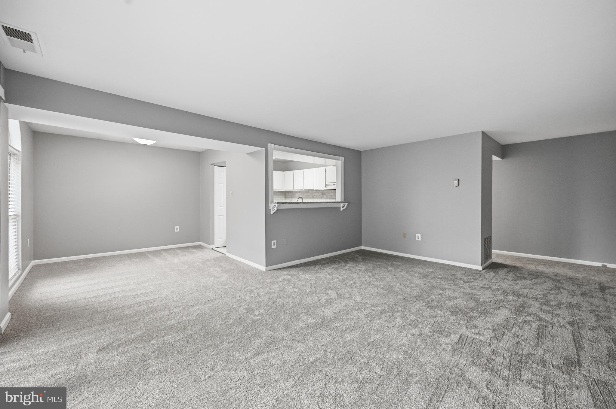 28 CANTERBURY SQUARE 302