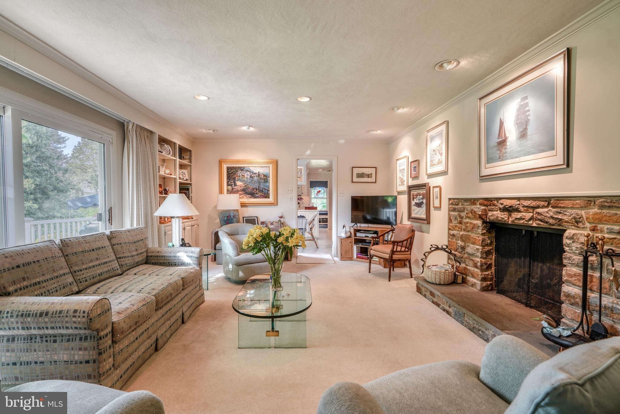 FOX CHAPEL - Residential