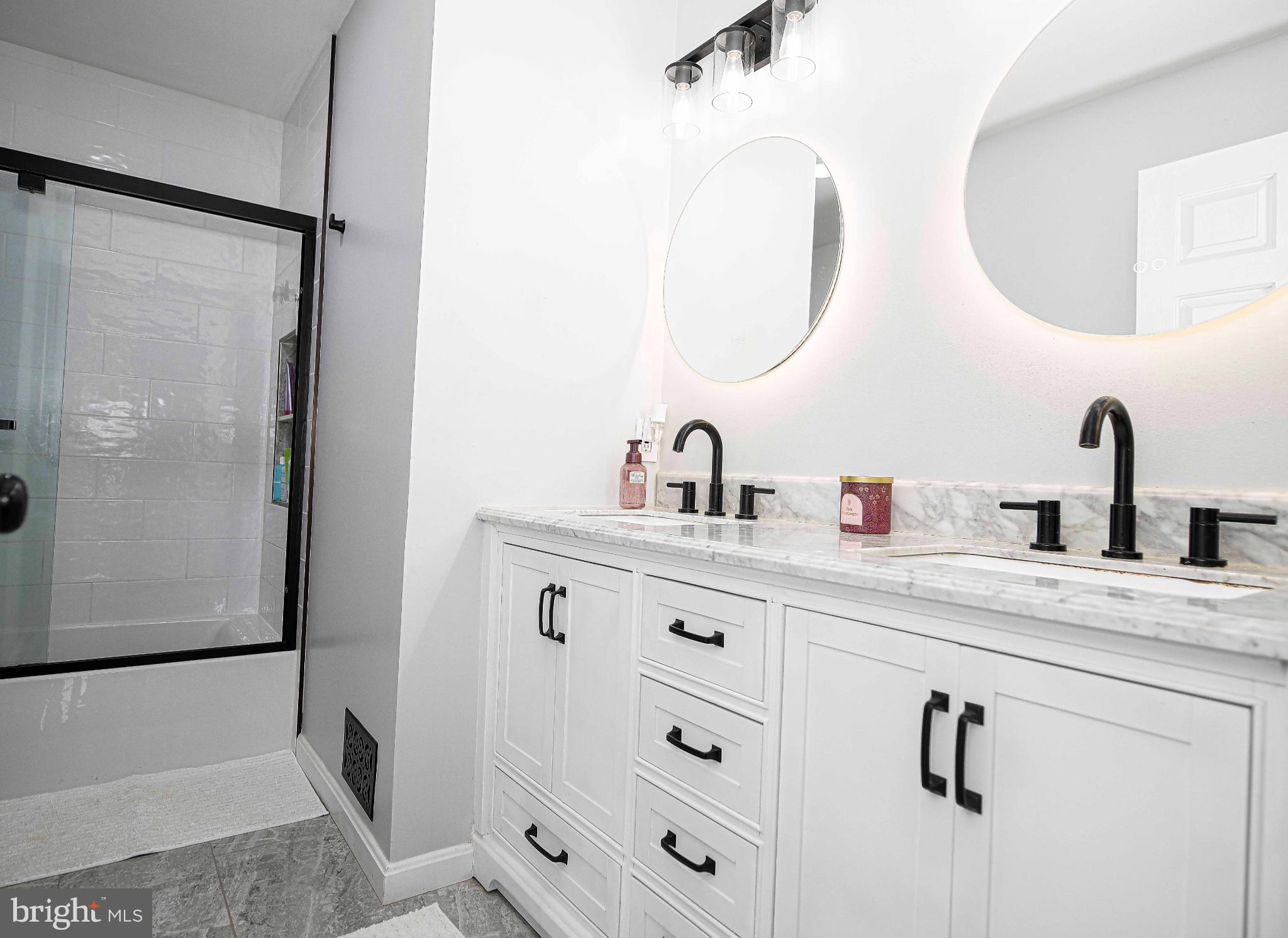 KINGS CHARTER - Residential