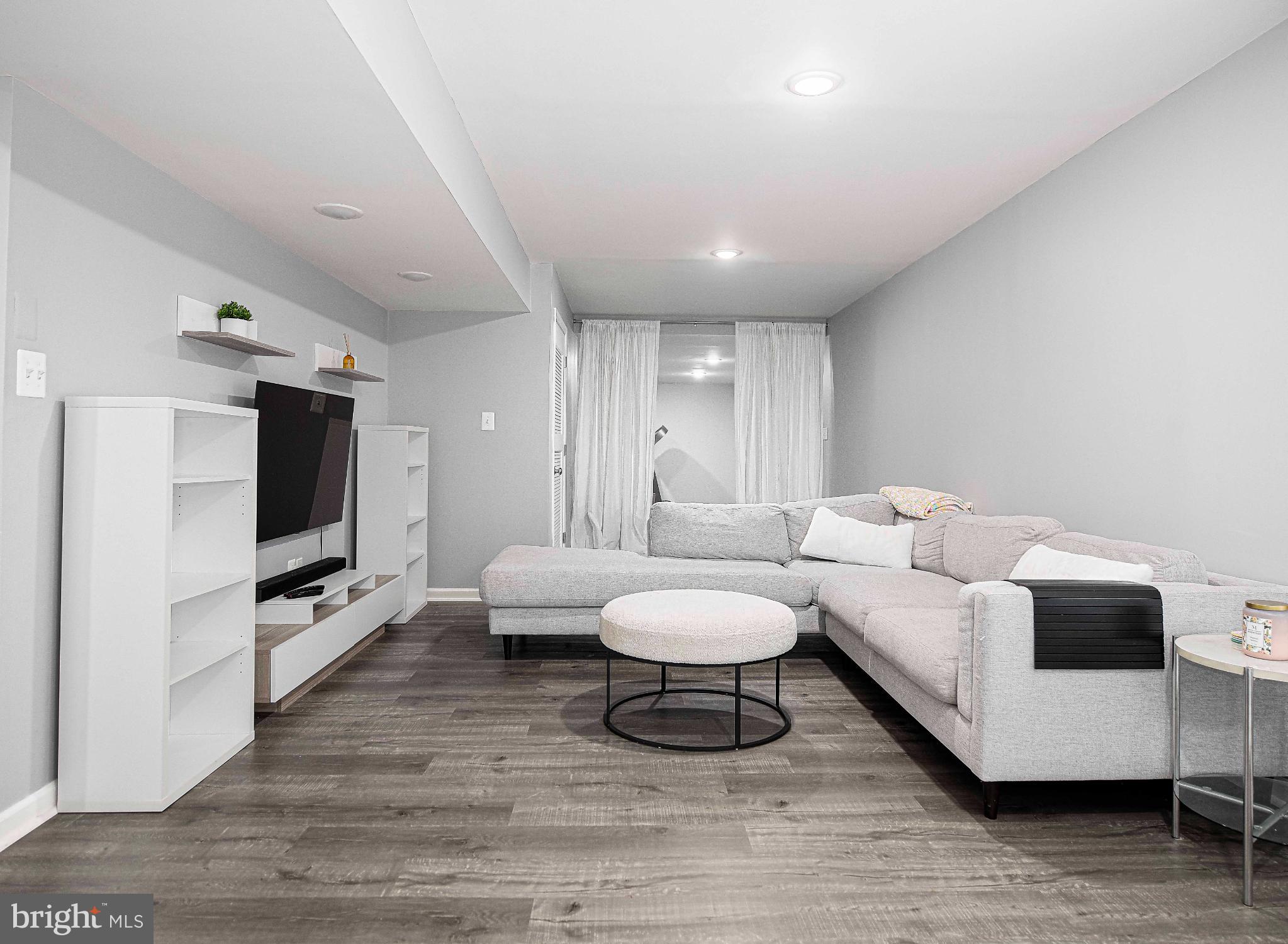 KINGS CHARTER - Residential