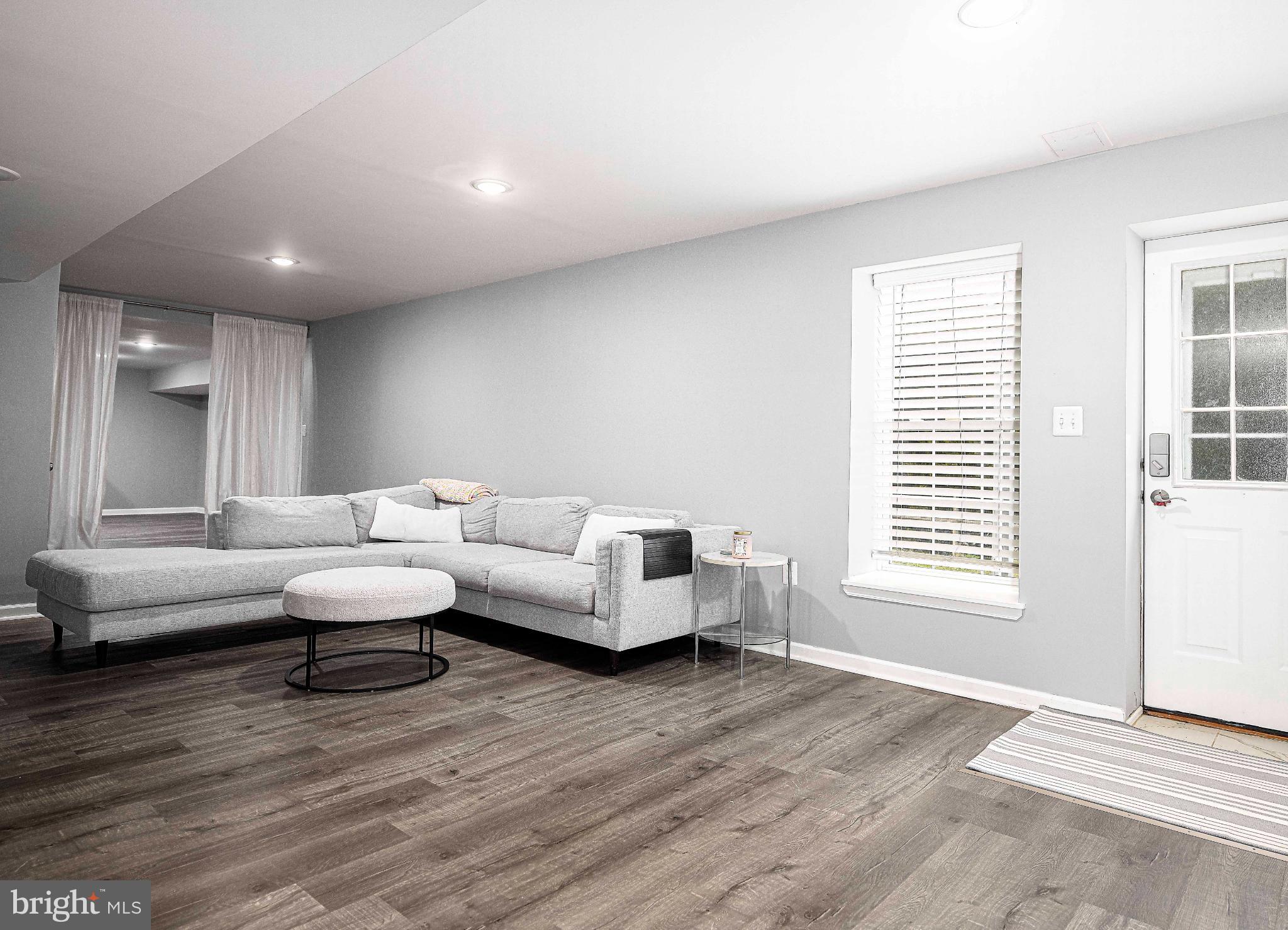 KINGS CHARTER - Residential