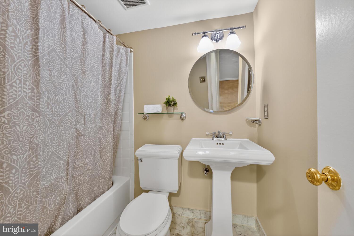 PINECREST HEIGHTS - Residential