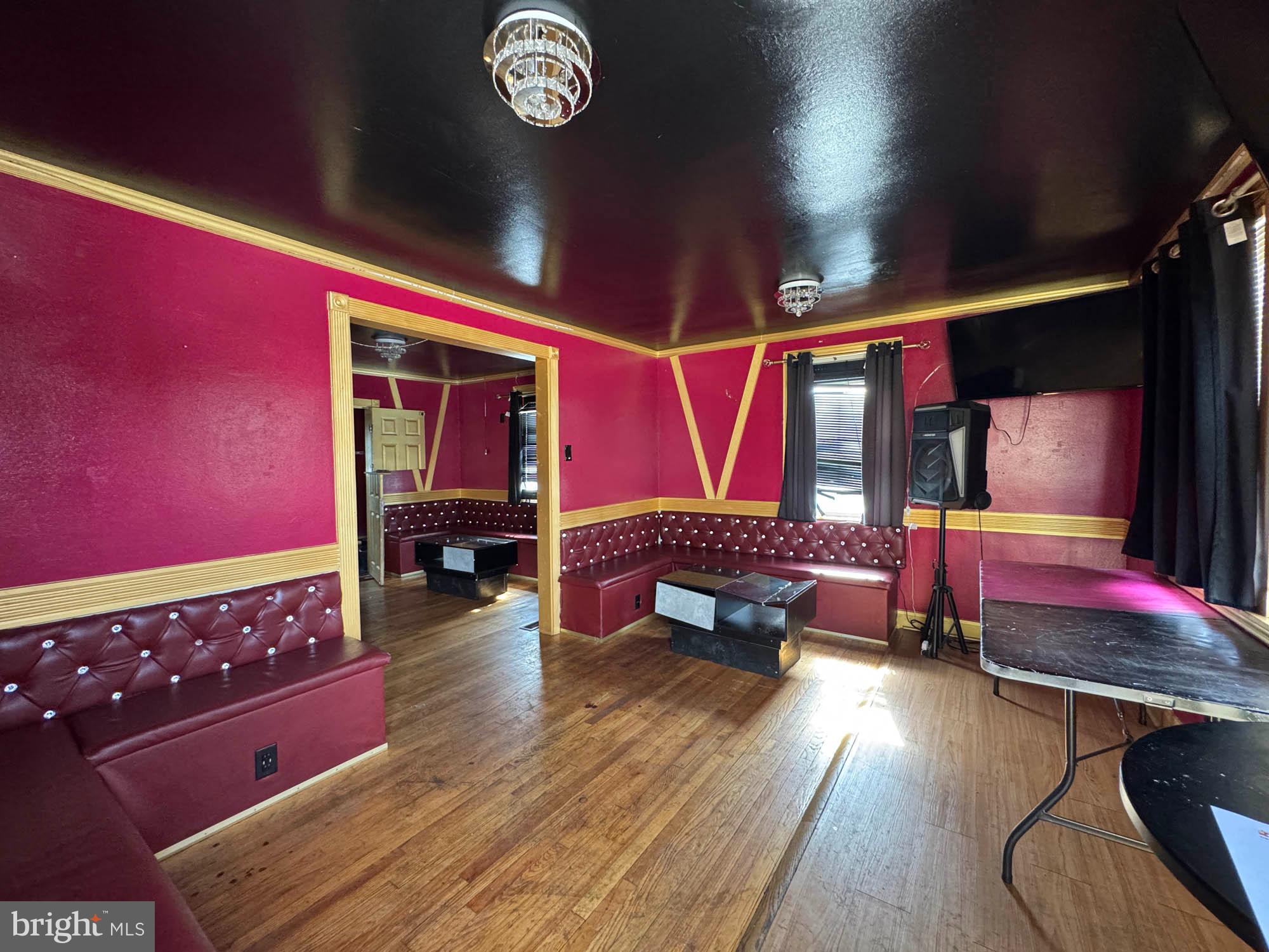 CATONSVILLE - Commercial Sale