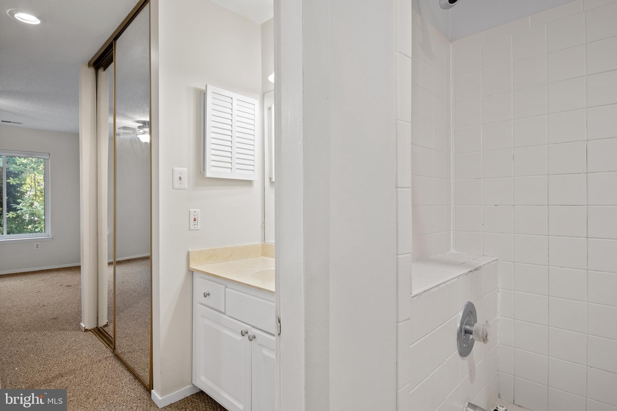 VILLARIDGE - Residential Lease