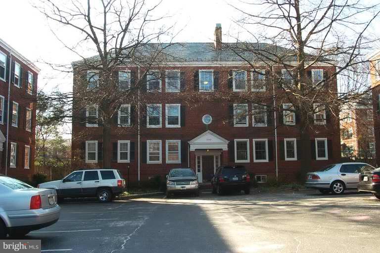 FAIRLINGTON VILLAGES - Residential Lease