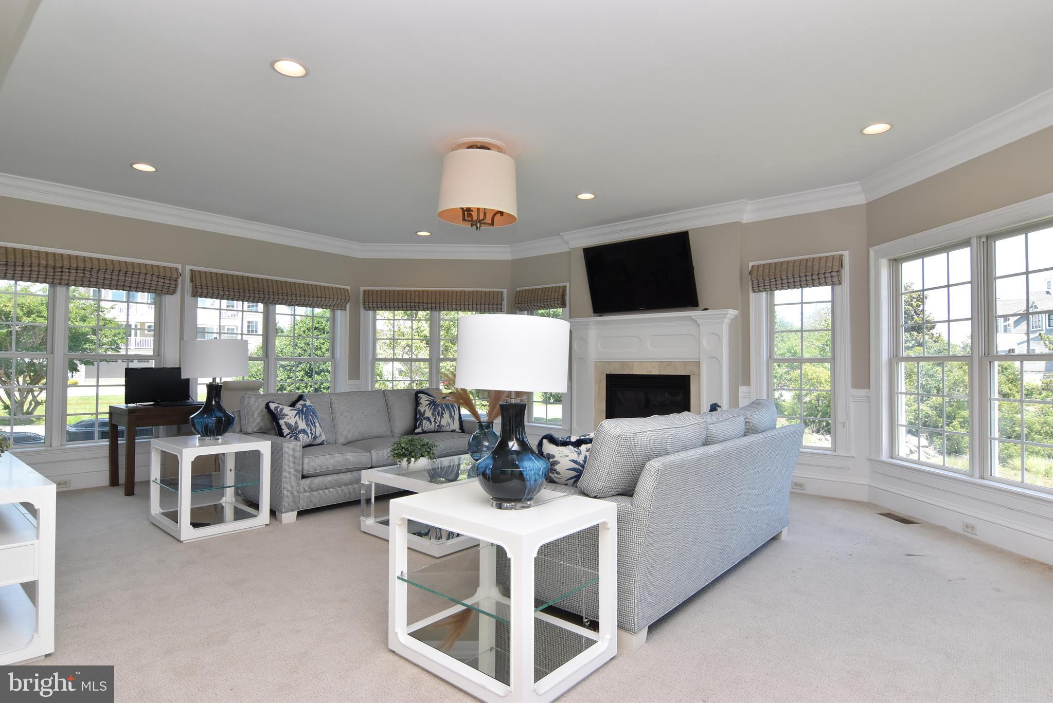 SEAPOINTE - Residential