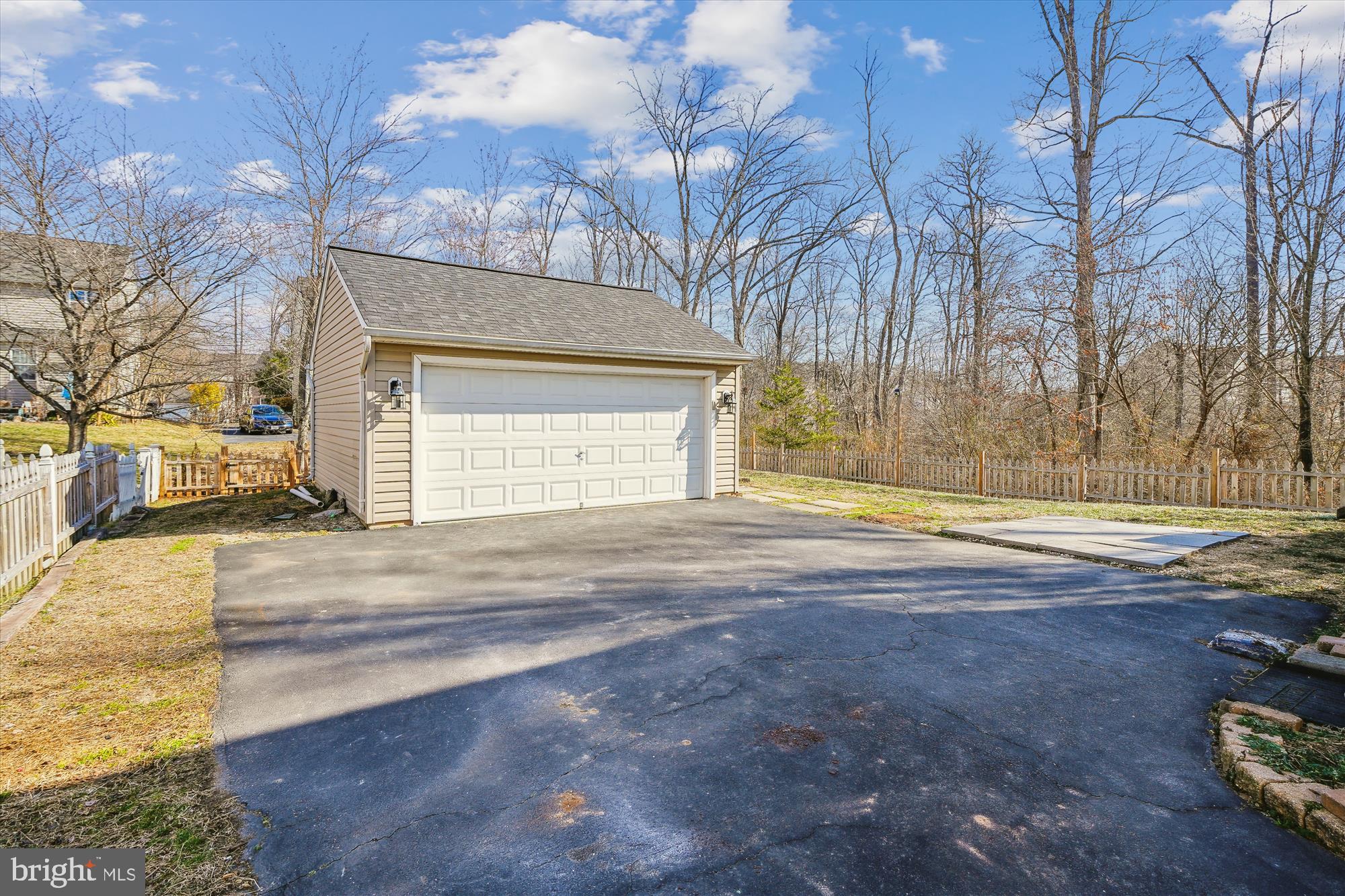 MEADOWS AT MORRIS FARM - Residential