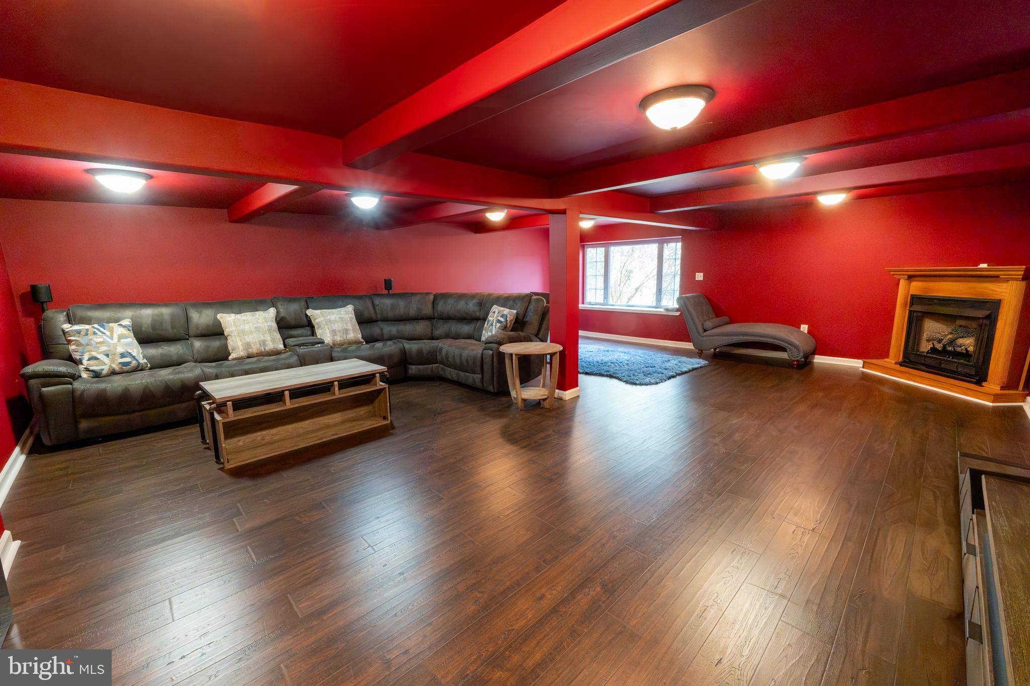 SPRING MILL - Residential