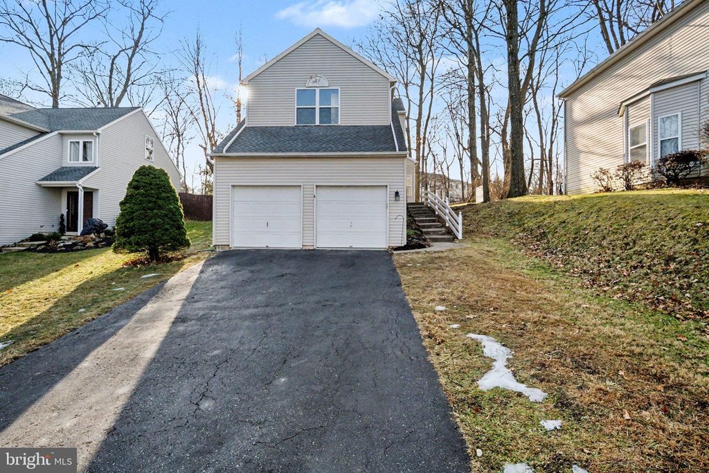 Photo of 6117 Summit Pointe Drive, HARRISBURG, PA 17111 (MLS # PADA2052754)